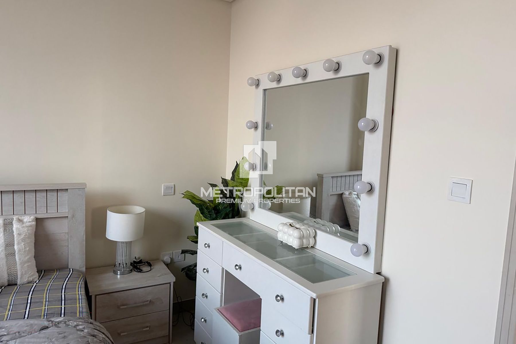 Closed Kitchen | Fully furnished | Park View