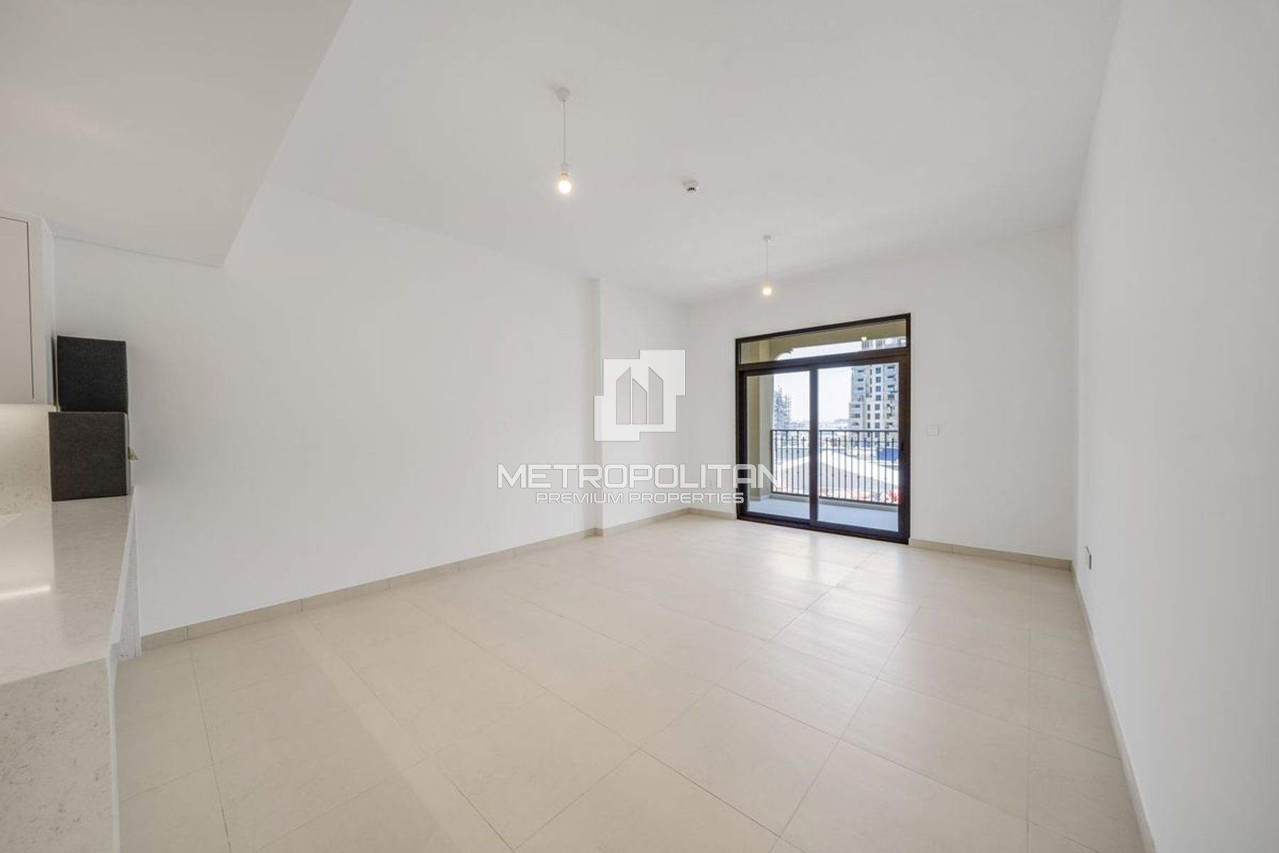 Spacious Layout | Unfurnished | Vacant October, 19