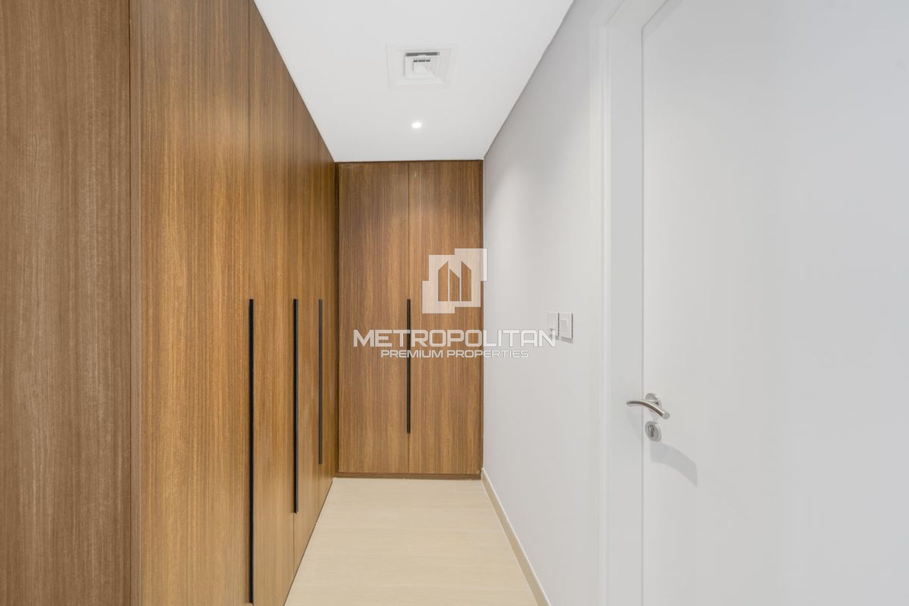 Spacious Layout | Unfurnished | Vacant October, 19