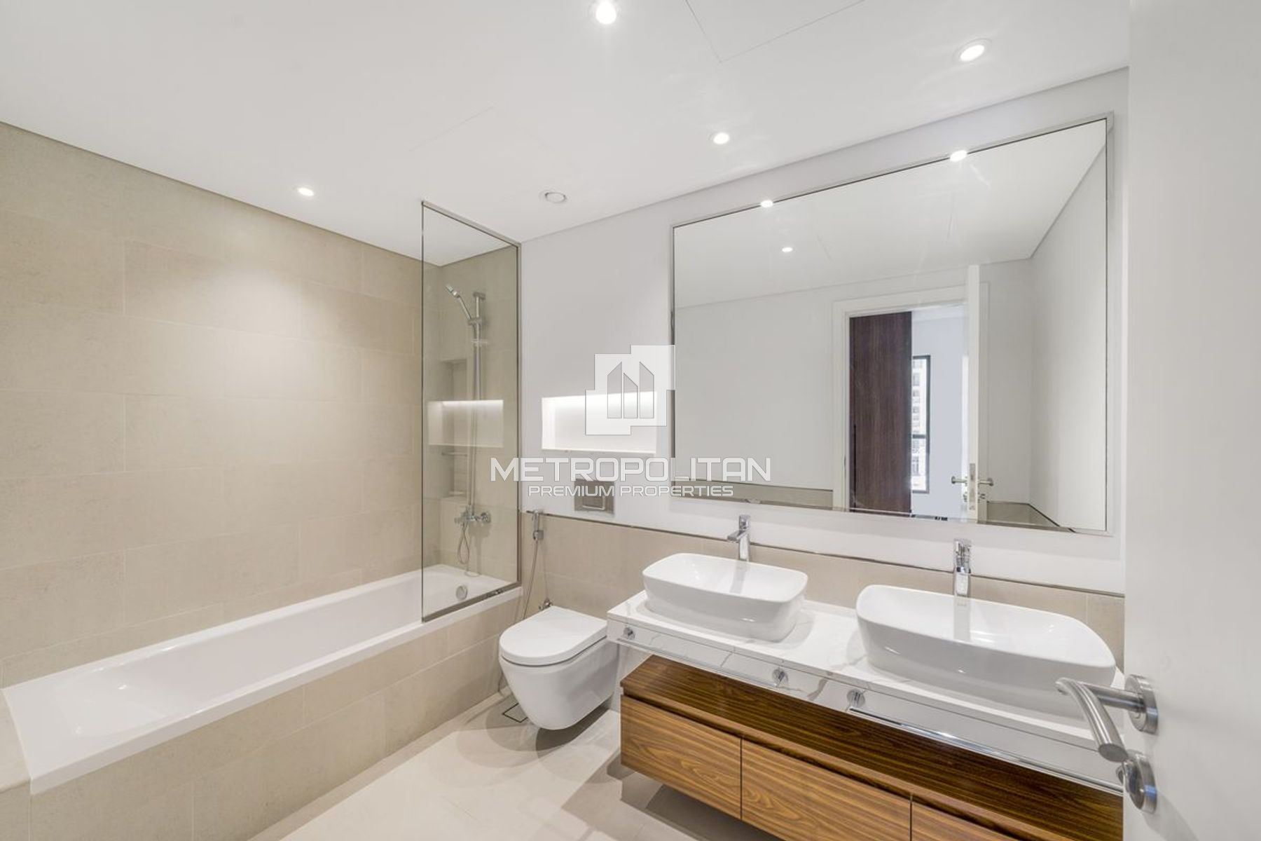 Spacious Layout | Unfurnished | Vacant October, 19
