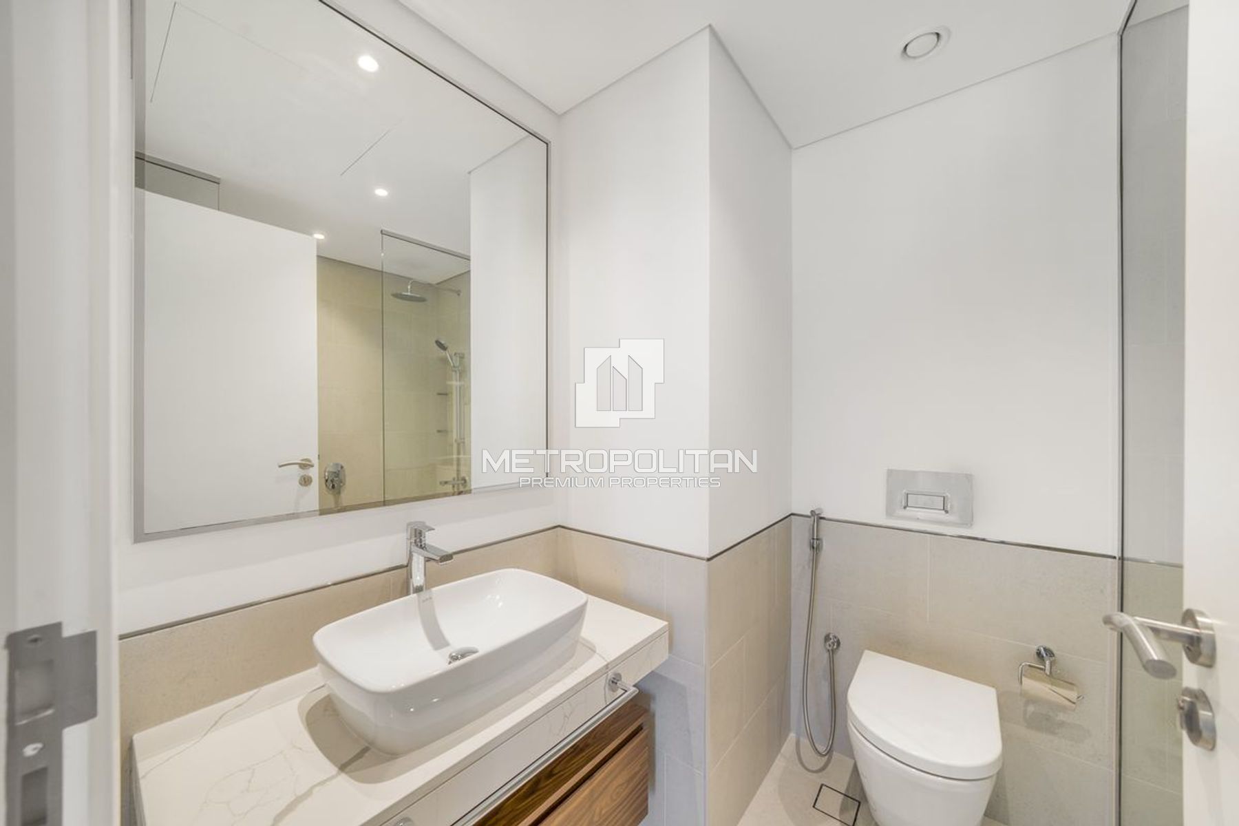 Spacious Layout | Unfurnished | Vacant October, 19