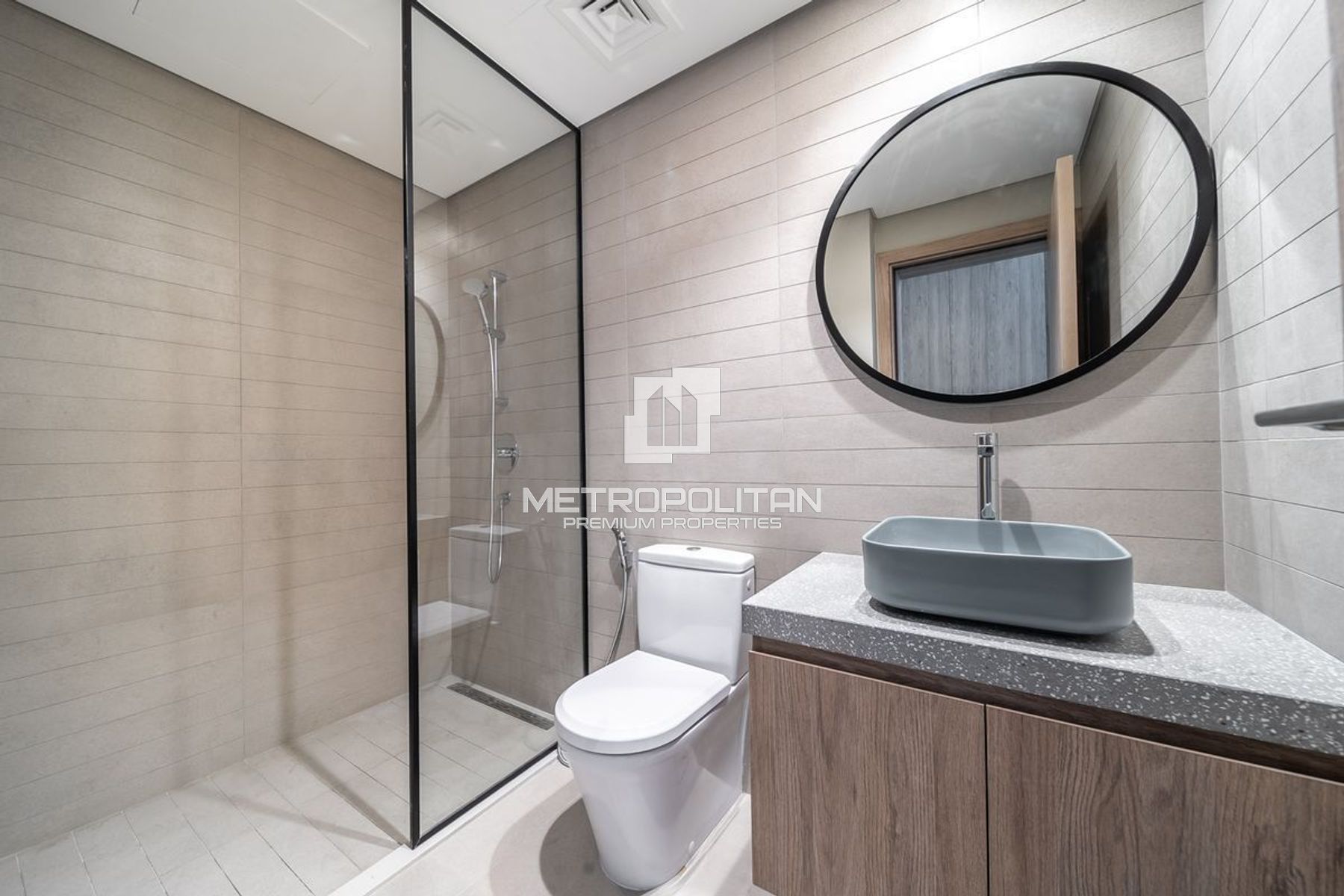 Brand New Studio | Available Now | Canal View