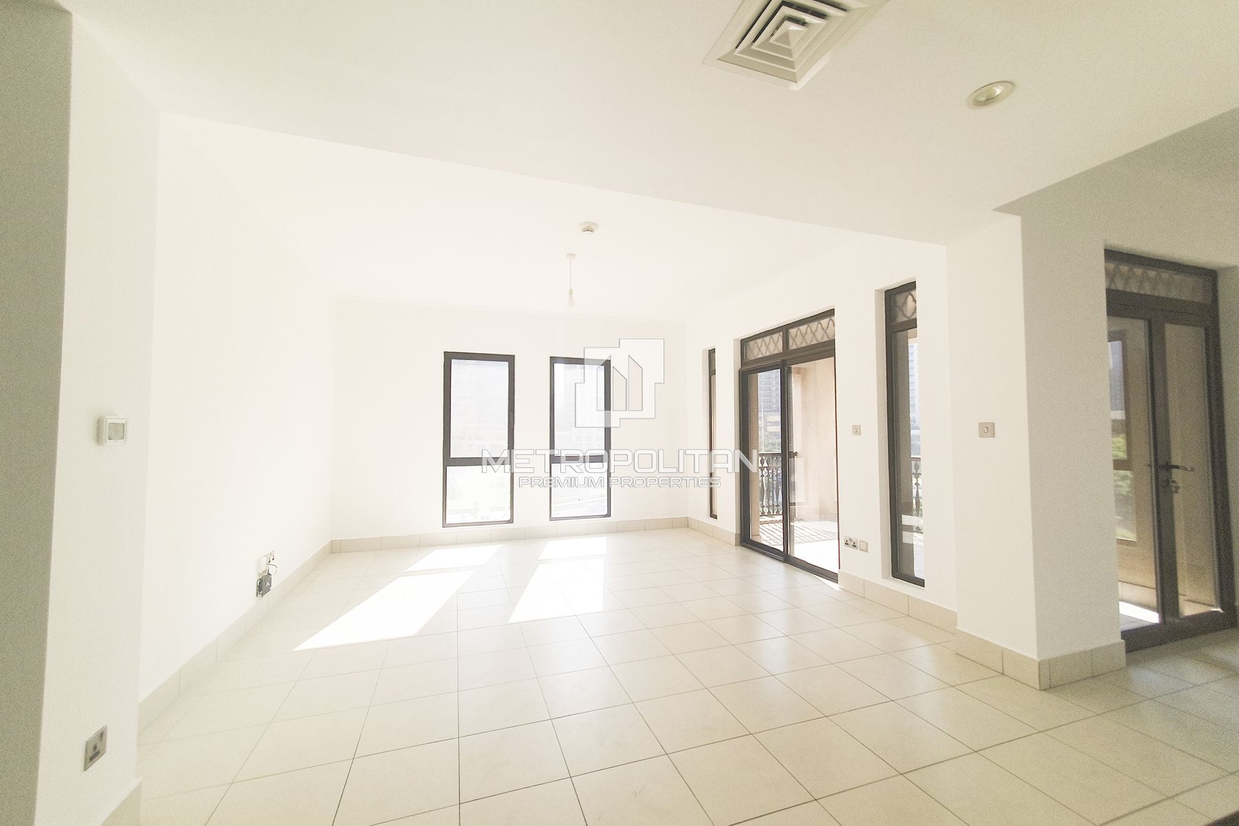 Vacant | Study Room | Spacious Living | Low Floor