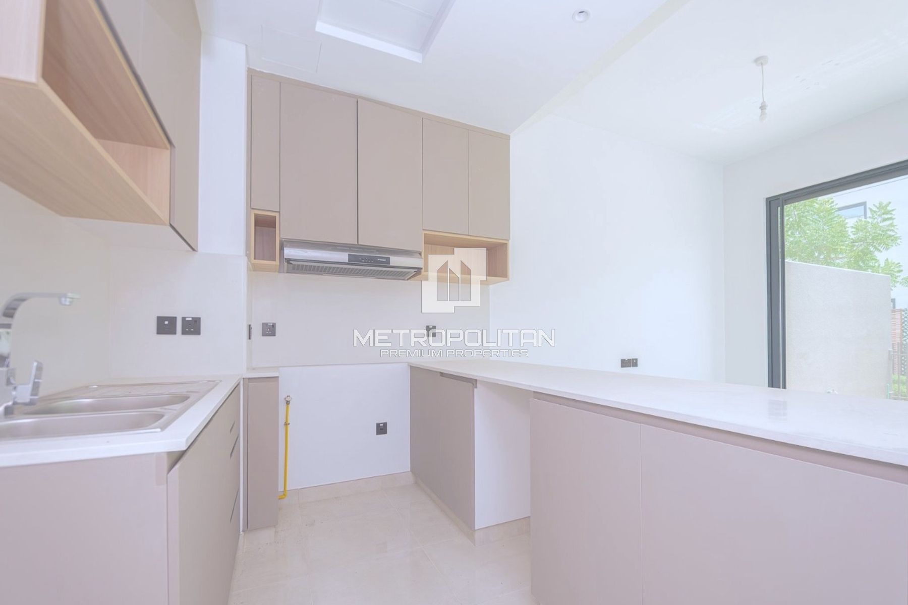 2BR Townhouse |Beautiful Beach View |Falcon Island