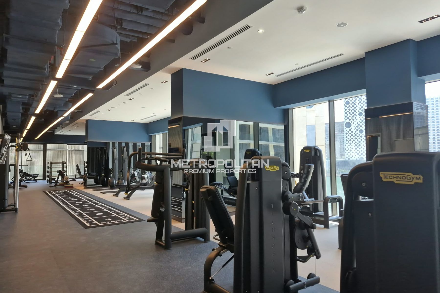 High-Floor Studio |Spectacular Water Views |Vacant