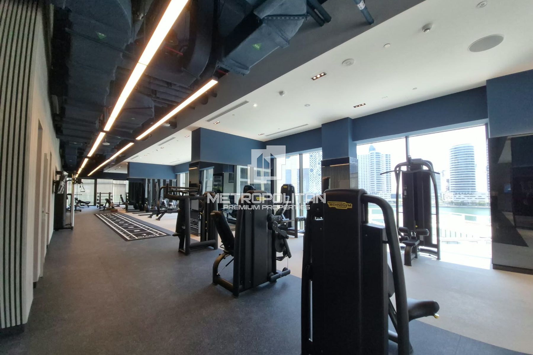 High-Floor Studio |Spectacular Water Views |Vacant