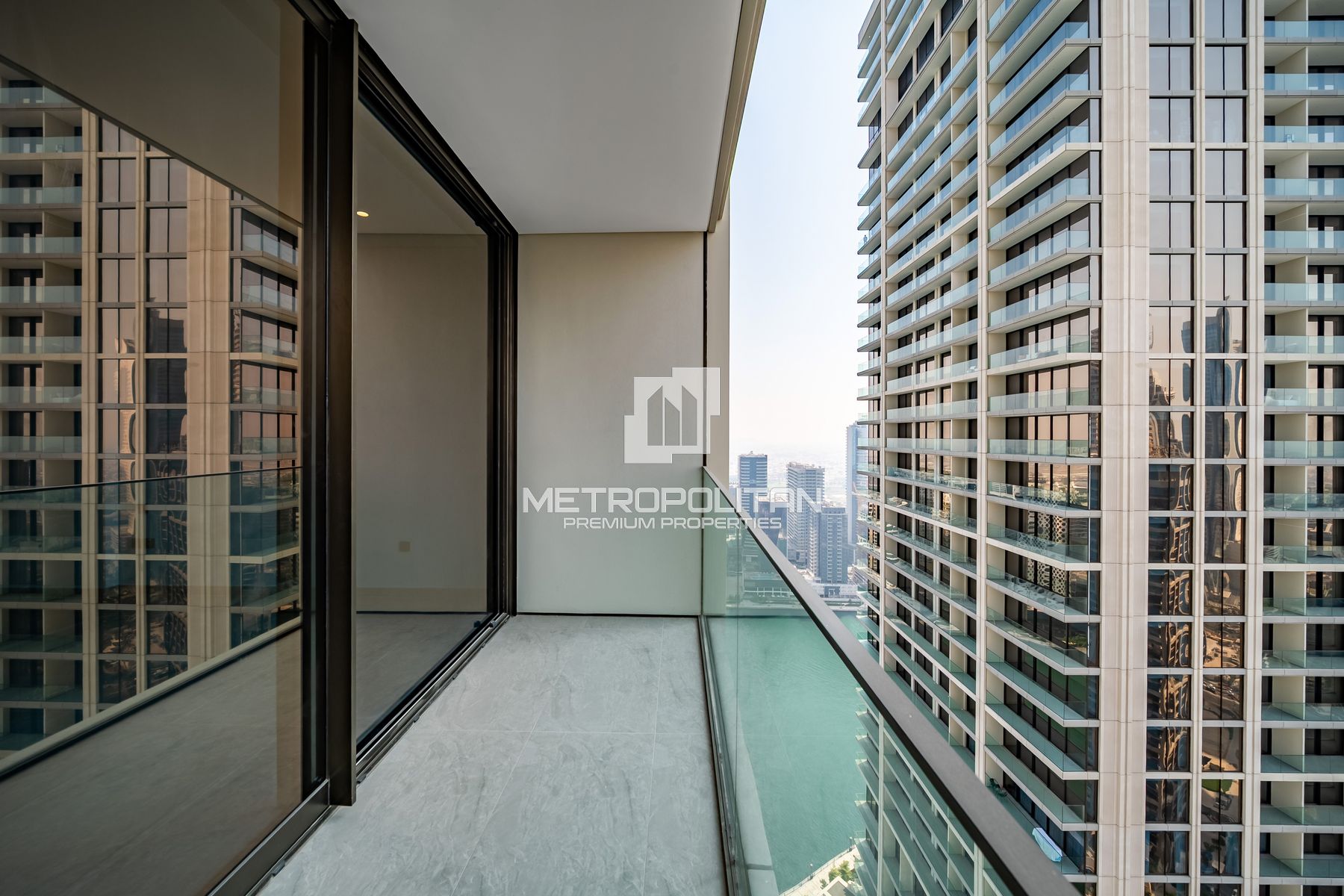 High-Floor Studio |Spectacular Water Views |Vacant