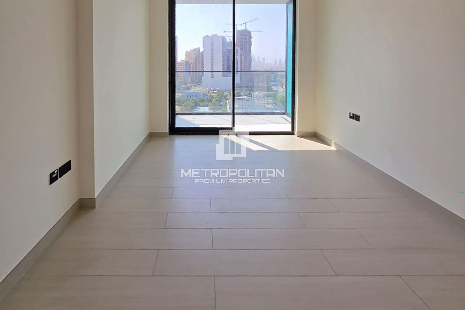 شقة للإيجار في Binghatti Azure، Jumeirah Village Circle - MPR-11113