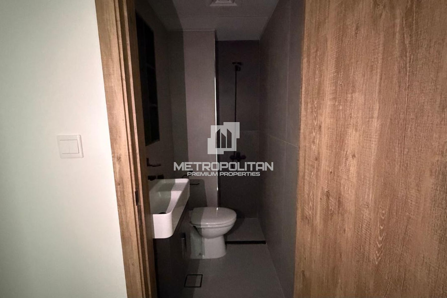 Vacant | Close to Metro| Modern Layout | Low Floor