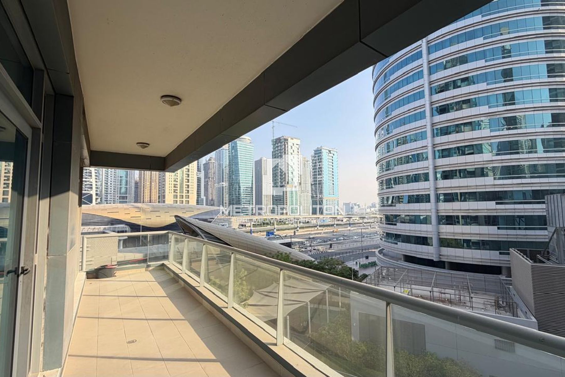 Vacant | Close to Metro| Modern Layout | Low Floor