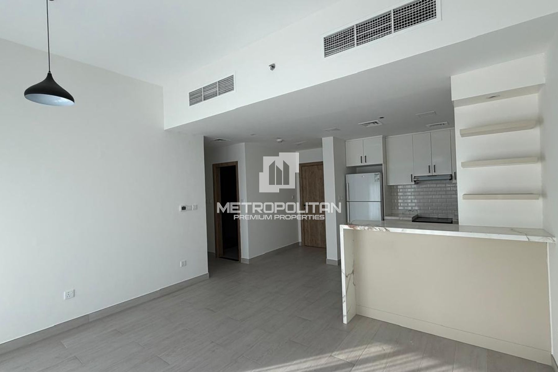 Vacant | Close to Metro| Modern Layout | Low Floor
