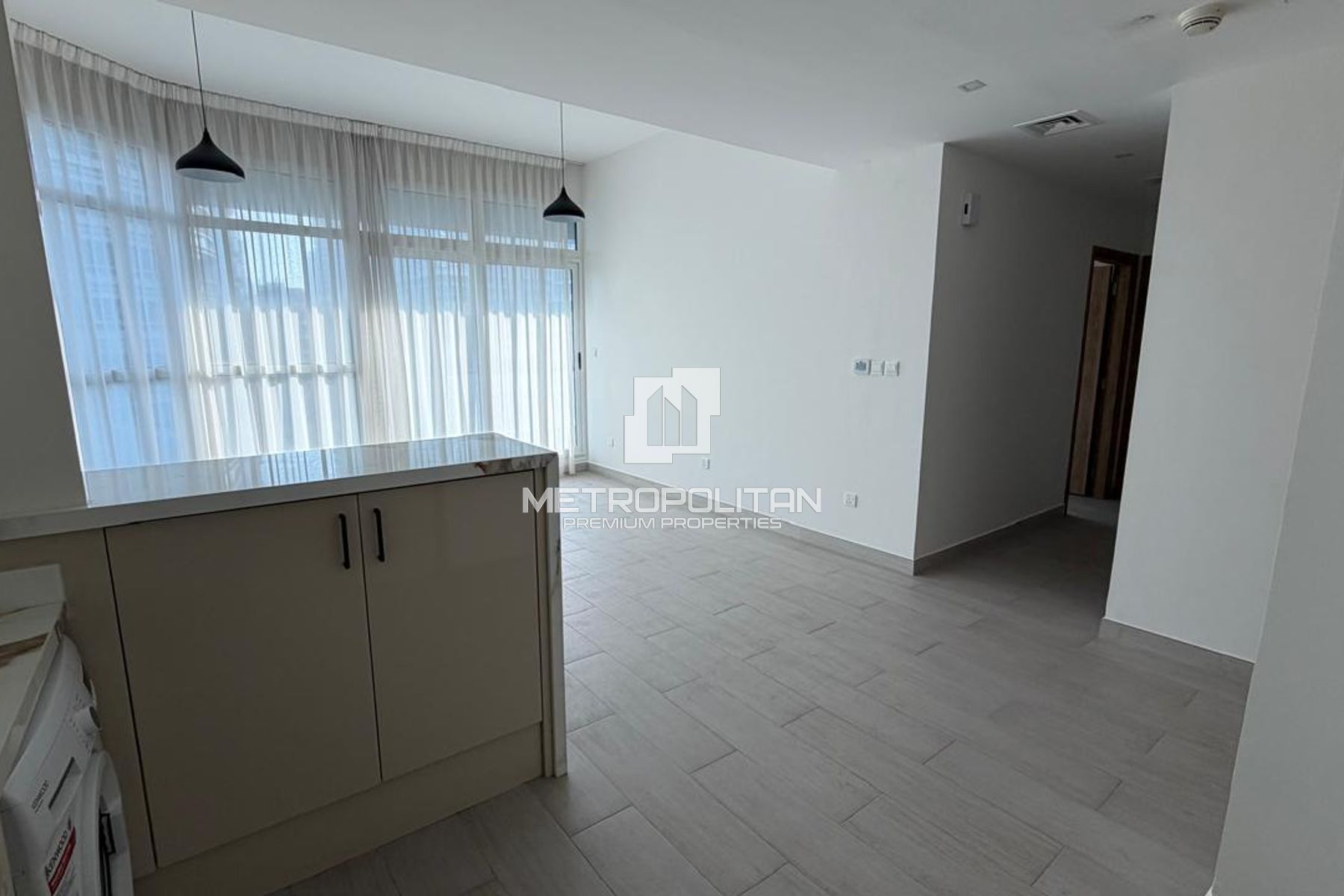 Vacant | Close to Metro| Modern Layout | Low Floor