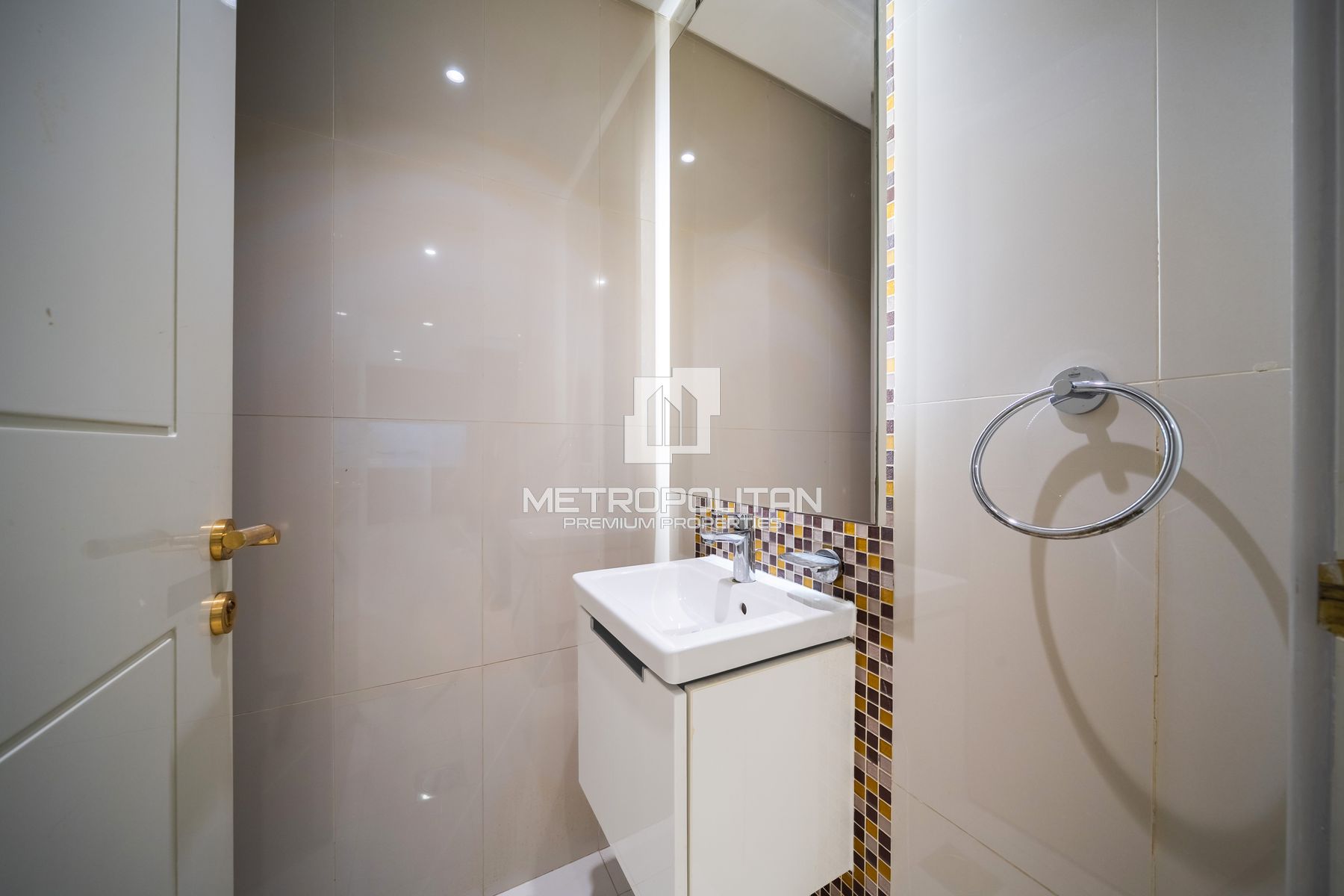 Furnished Apartment | High Floor | Ready To Move