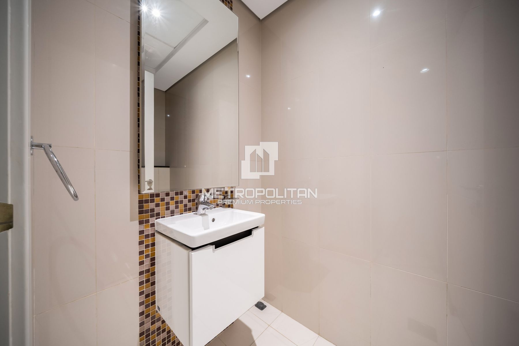 Spacious Apartment | Fully Furnished | Vacant