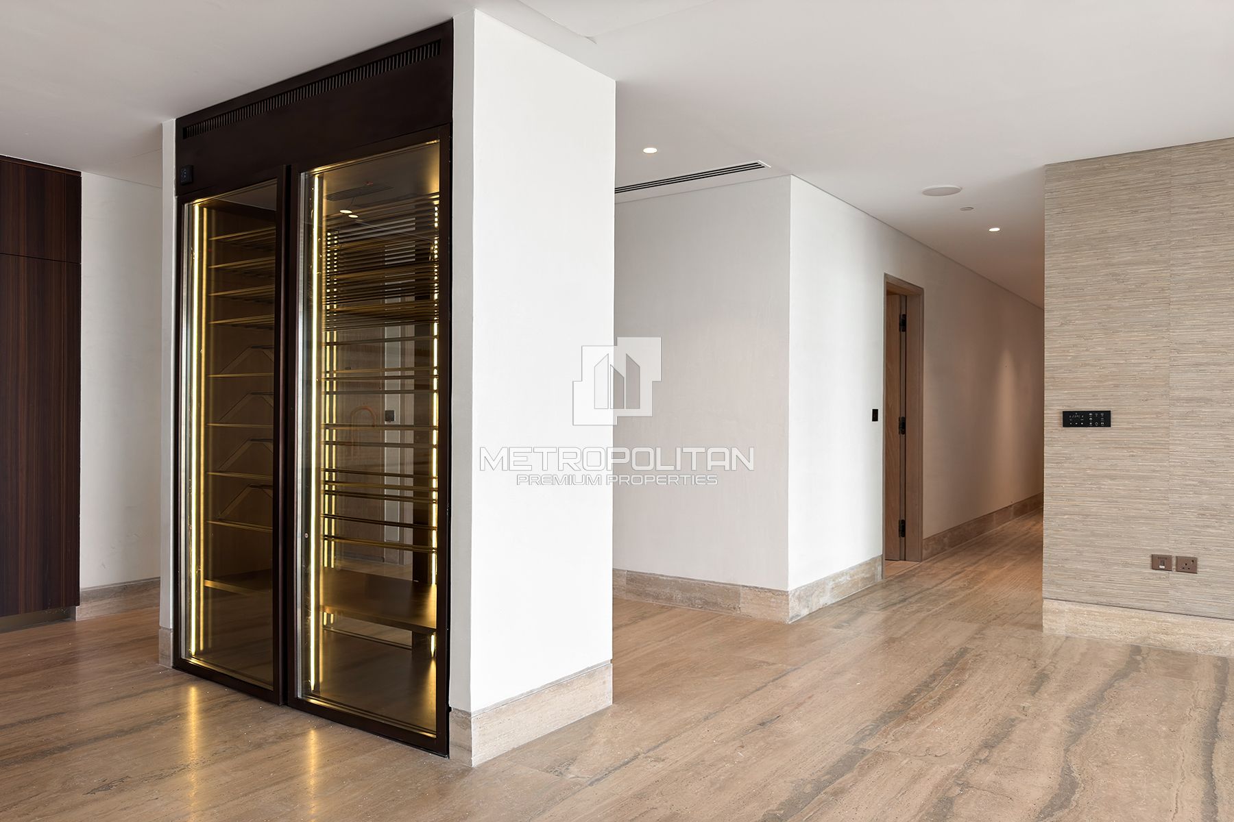 Panoramic Palm View | Vacant | Luxury Living