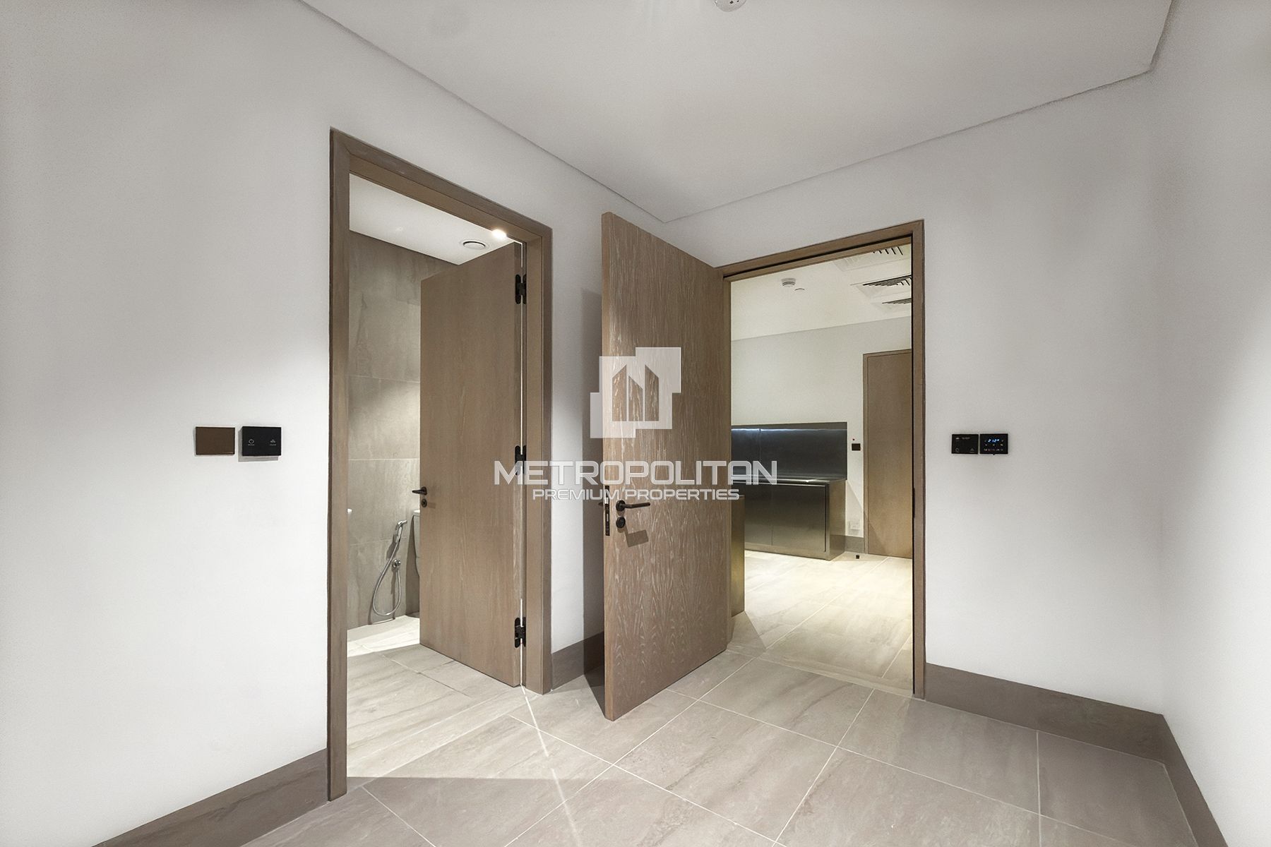 Panoramic Palm View | Vacant | Luxury Living