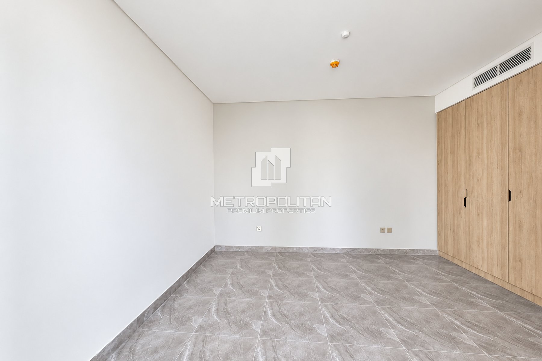 Top Floor| Community & Canal View|Multiple Cheques