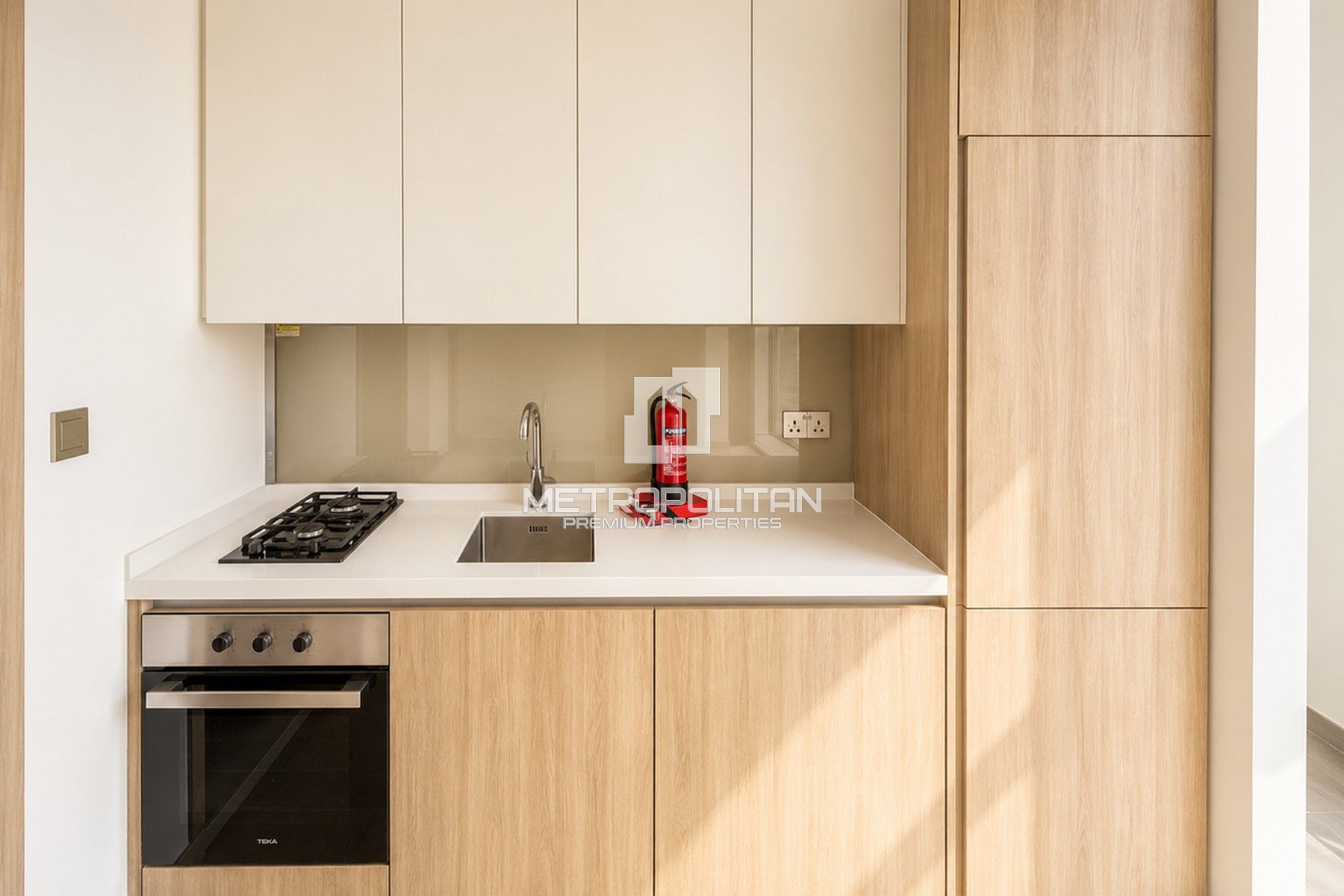Top Floor| Community & Canal View|Multiple Cheques