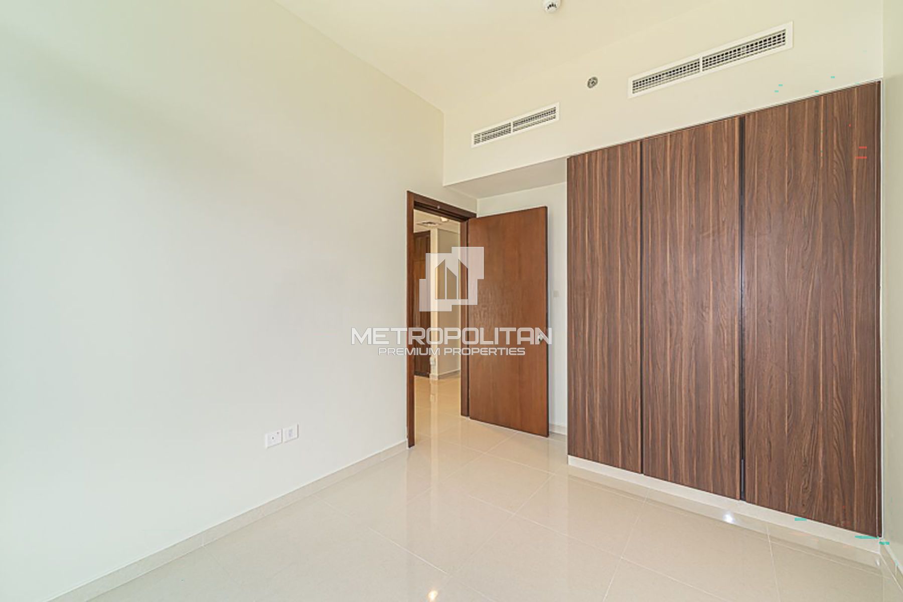Spacious | Unfurnished | Vacant from November