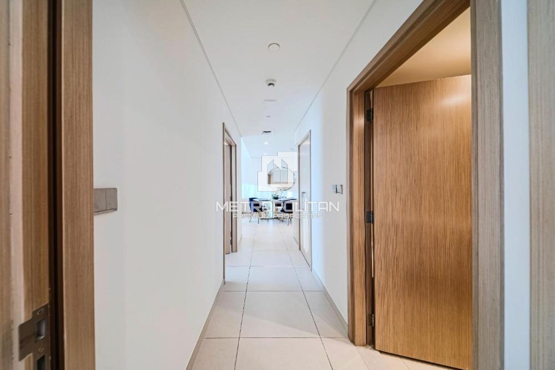 Burj Khalifa View | Fully Furnished | Middle Floor