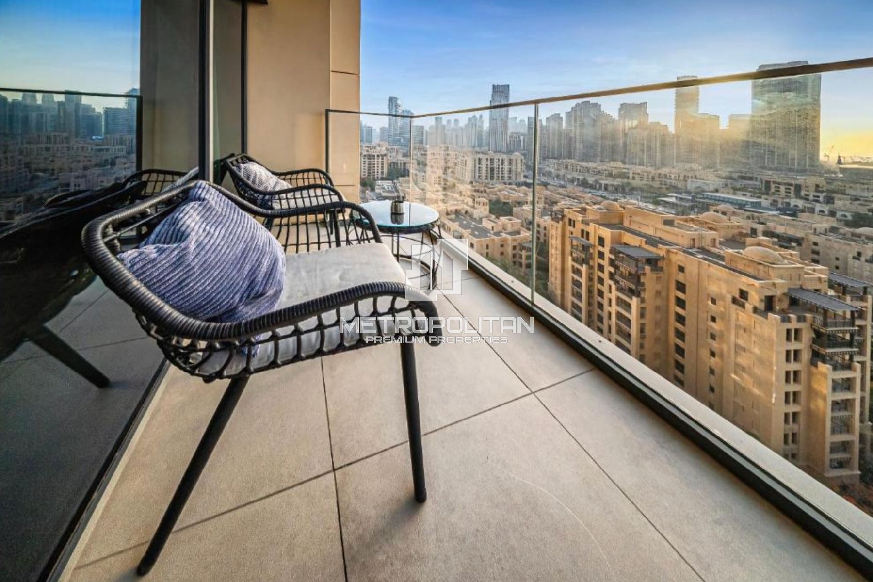 Burj Khalifa View | Fully Furnished | Middle Floor