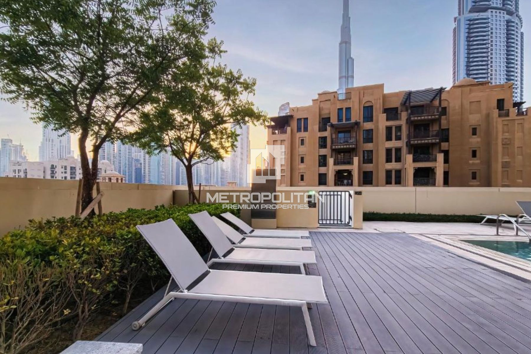 Burj Khalifa View | Fully Furnished | Middle Floor