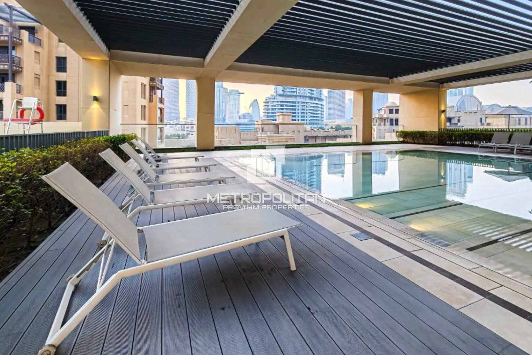 Burj Khalifa View | Fully Furnished | Middle Floor