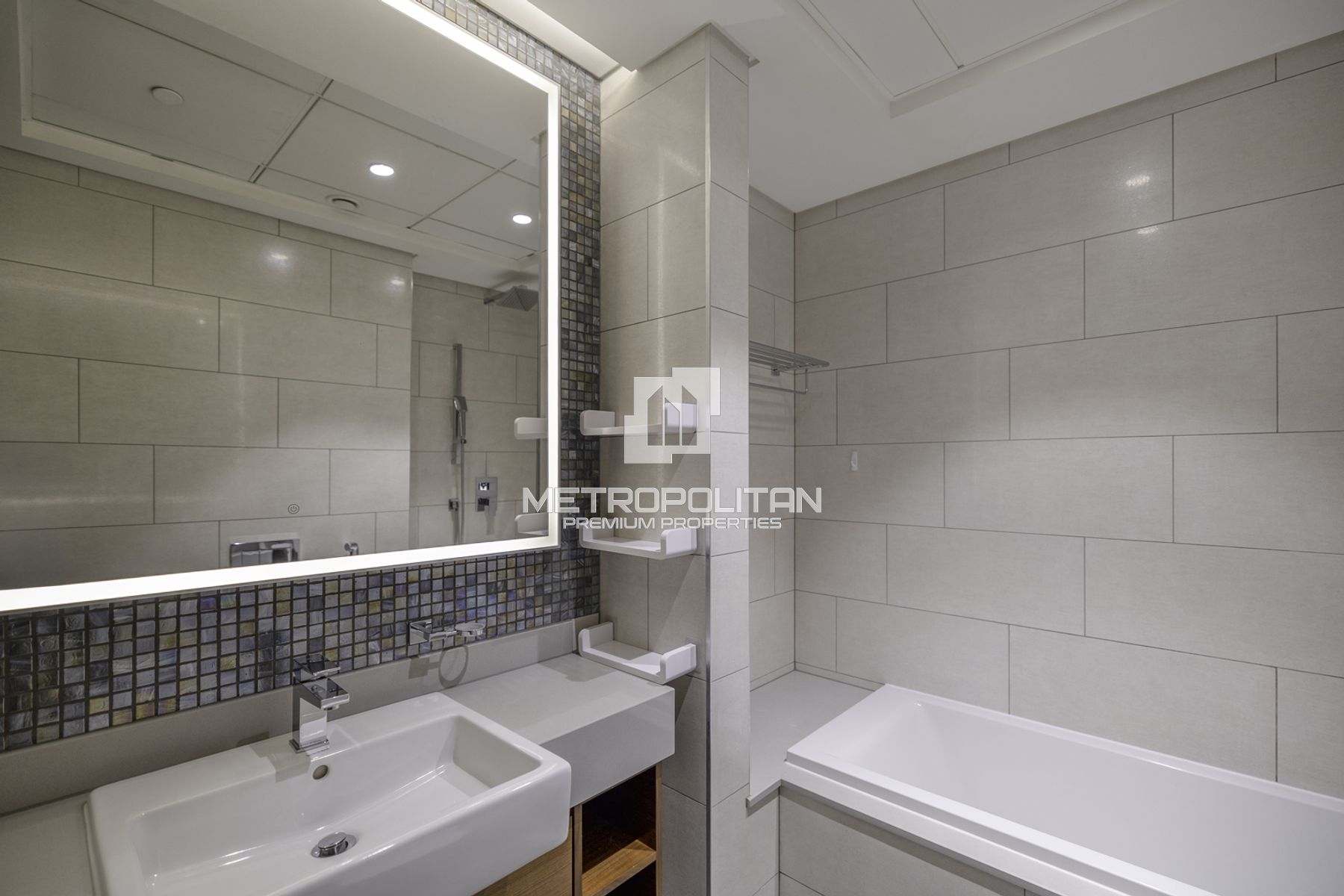 Move Now | Exclusive |Laundry Room|Well Maintained