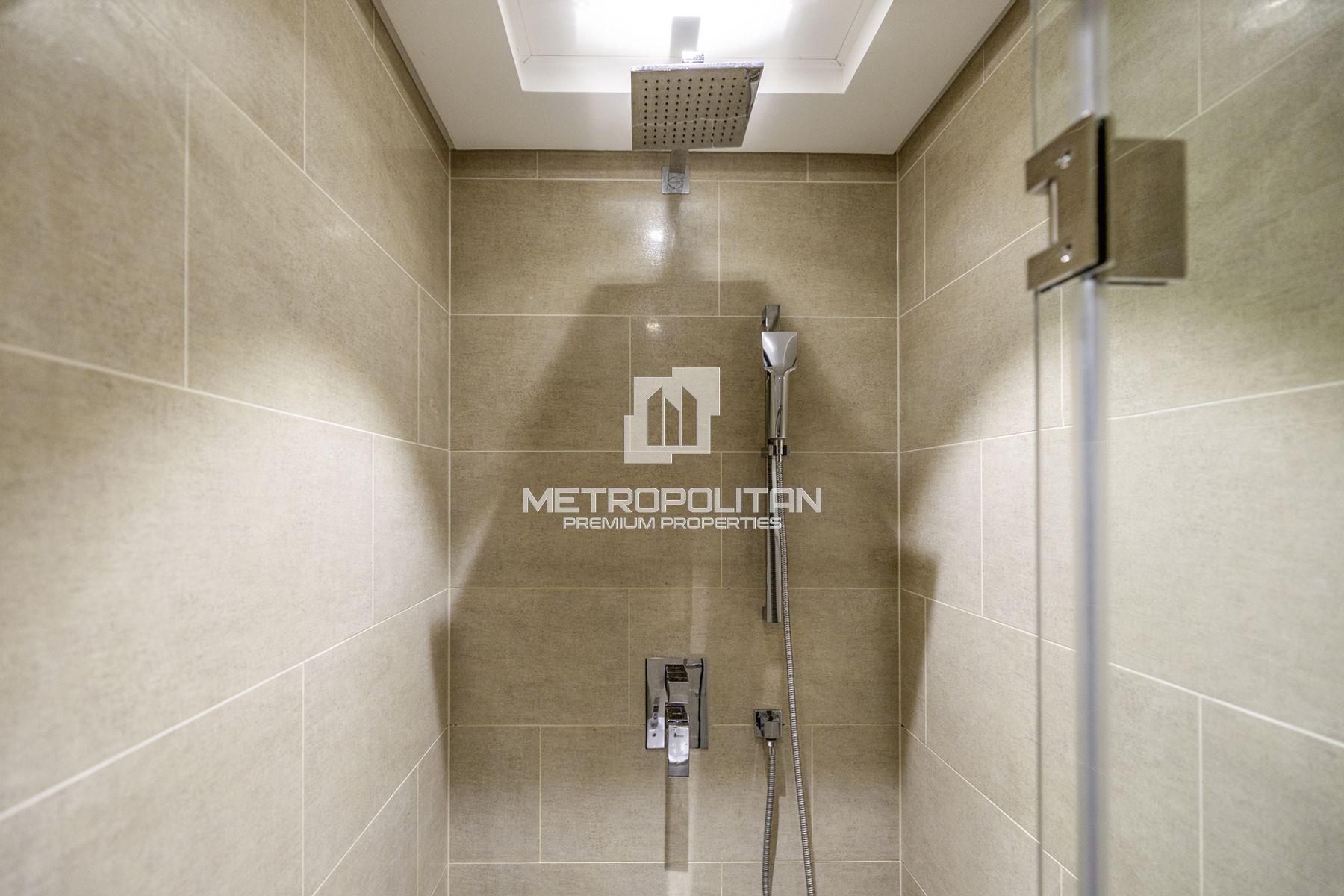 Move Now | Exclusive |Laundry Room|Well Maintained