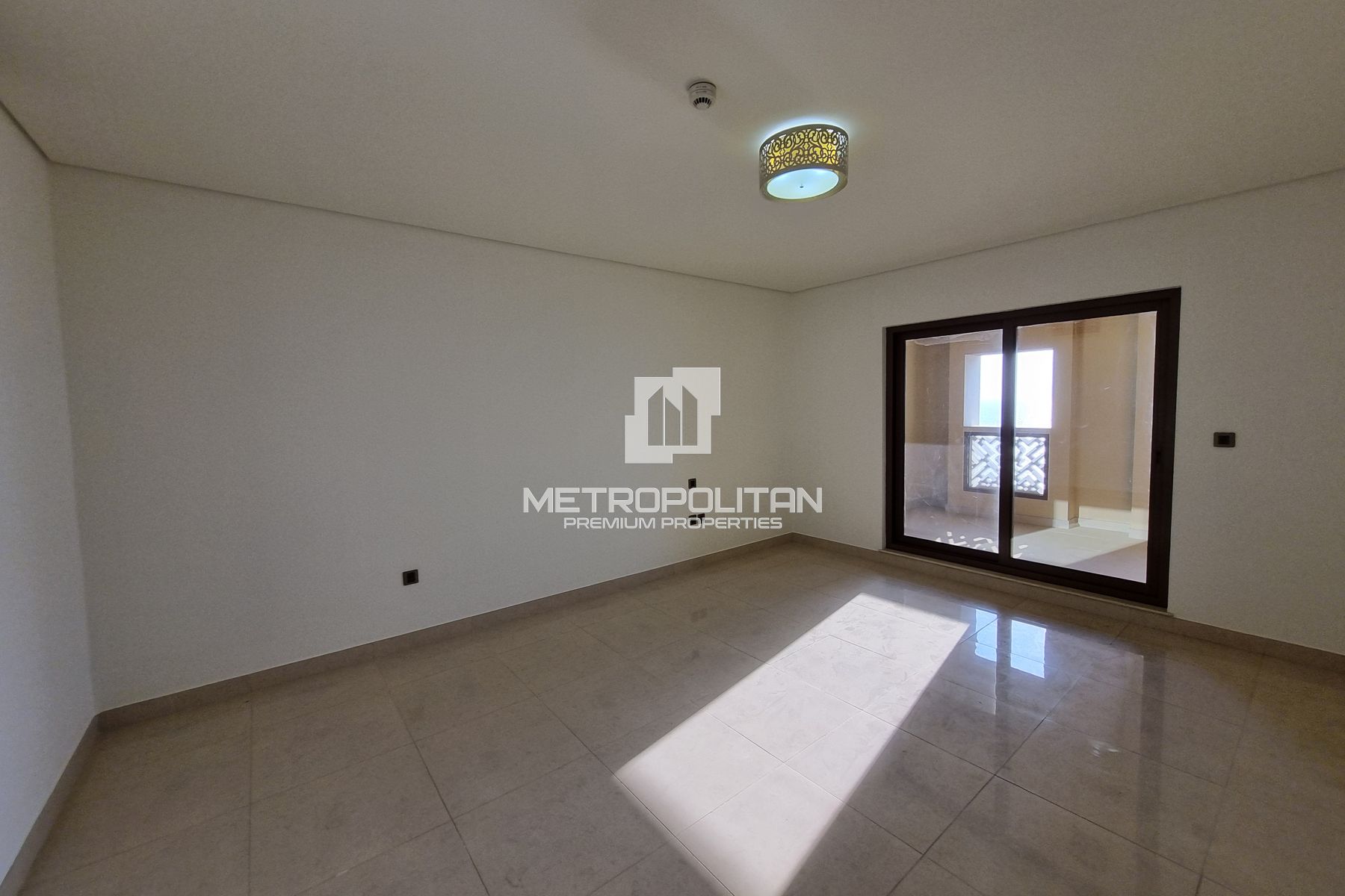 Spacious | Maids| Storage| Vacant| Beach| Sea View