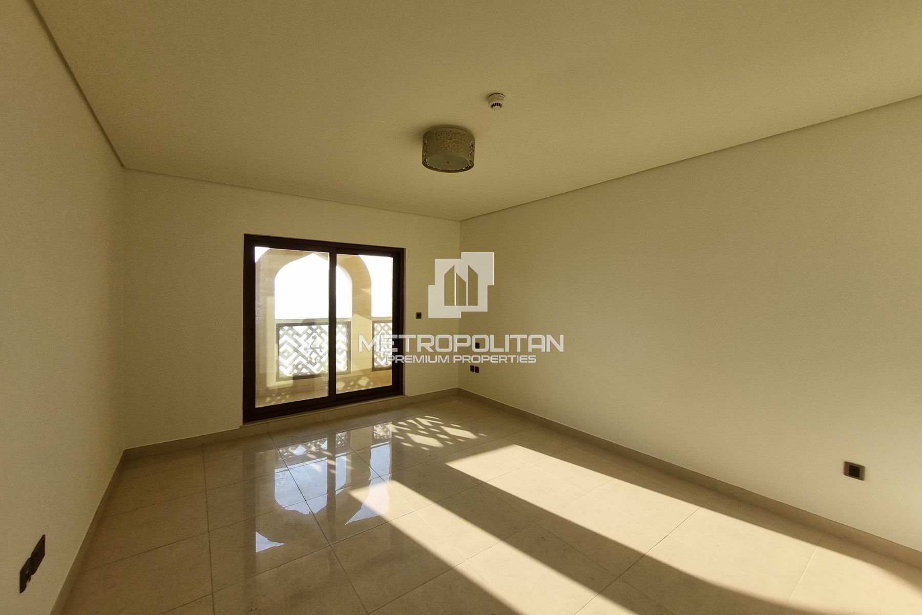 Spacious | Maids| Storage| Vacant| Beach| Sea View