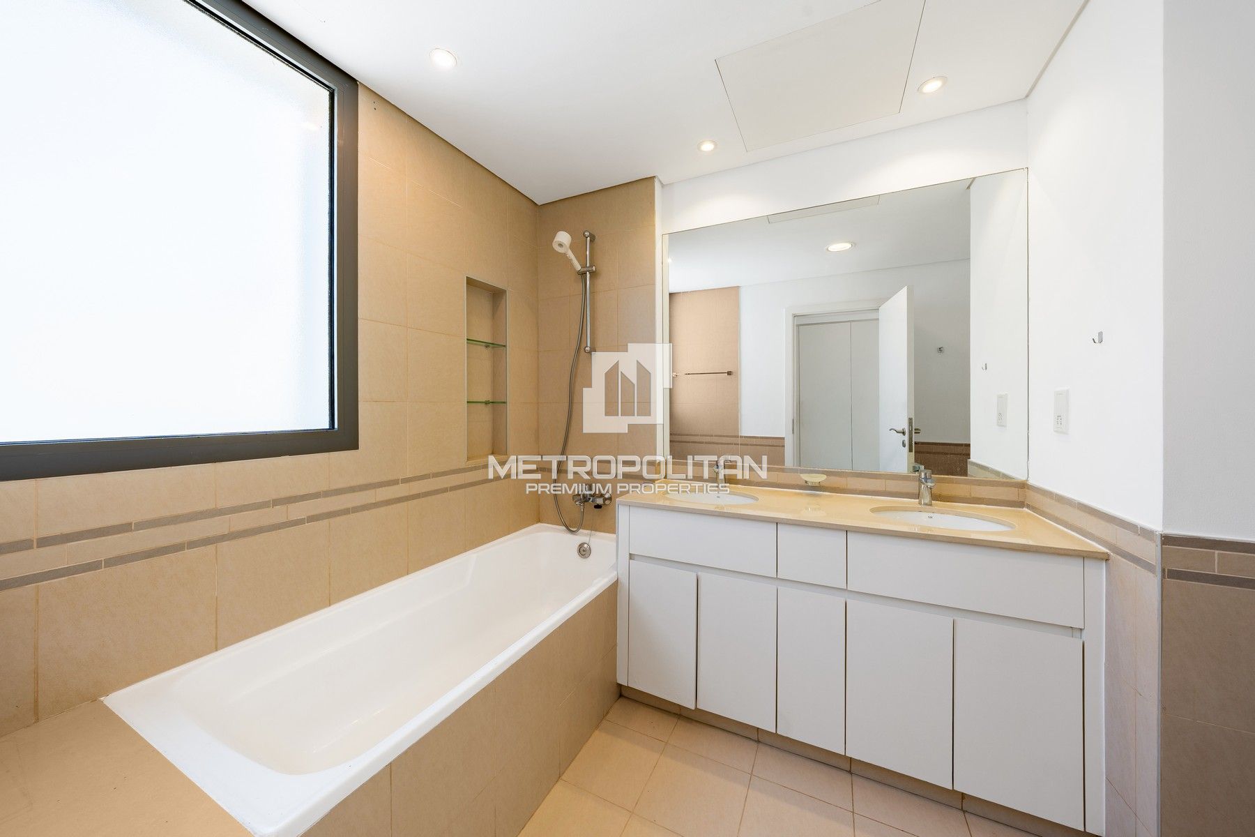 Penthouse Living | 4BR Duplex | All En-suite