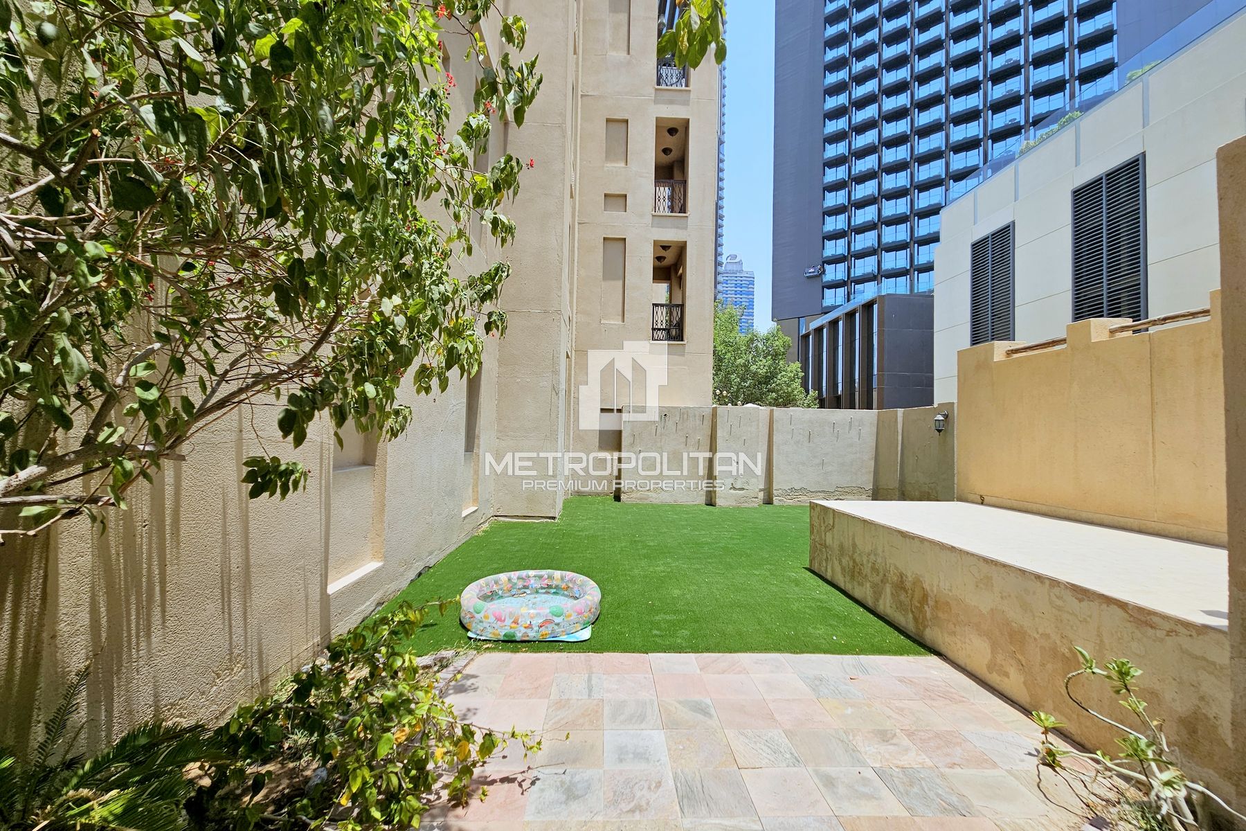 Corner Private Garden | Study Room | Bright Unit