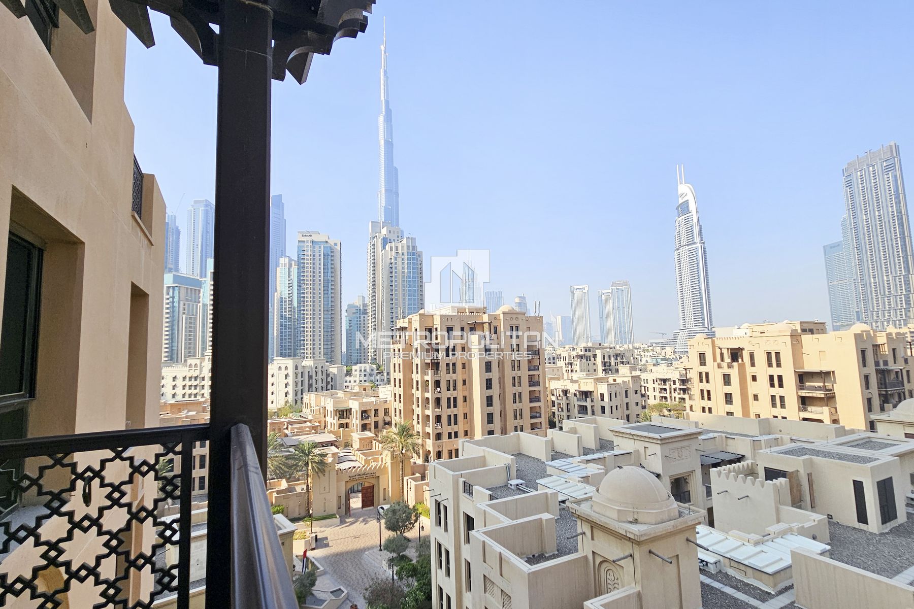 Burj Khalifa View | Bright Apartment |  Vacant