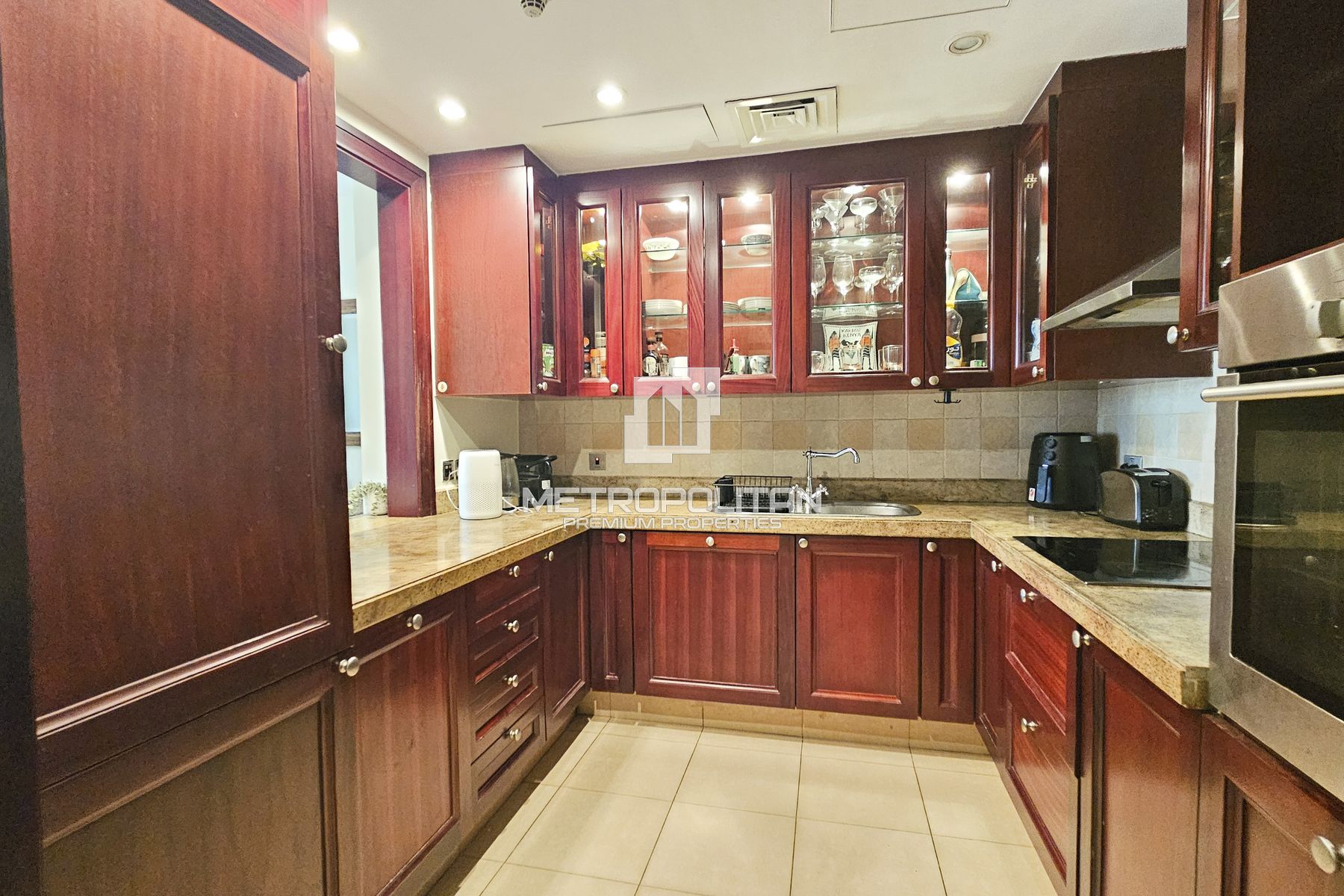 Burj Khalifa View | Bright Apartment |  Vacant