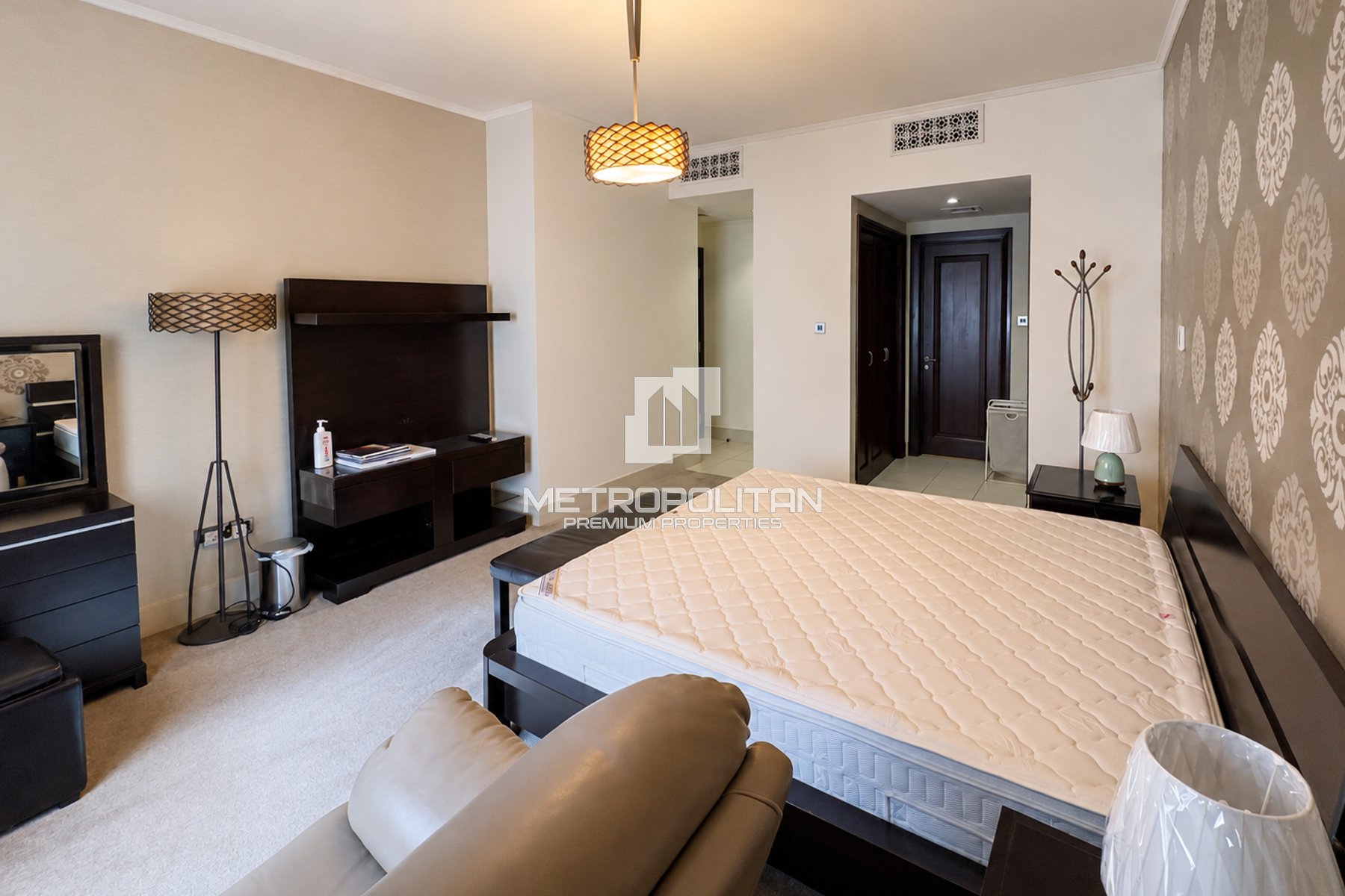 Burj Khalifa View | Maid Room | Vacant | Furnished