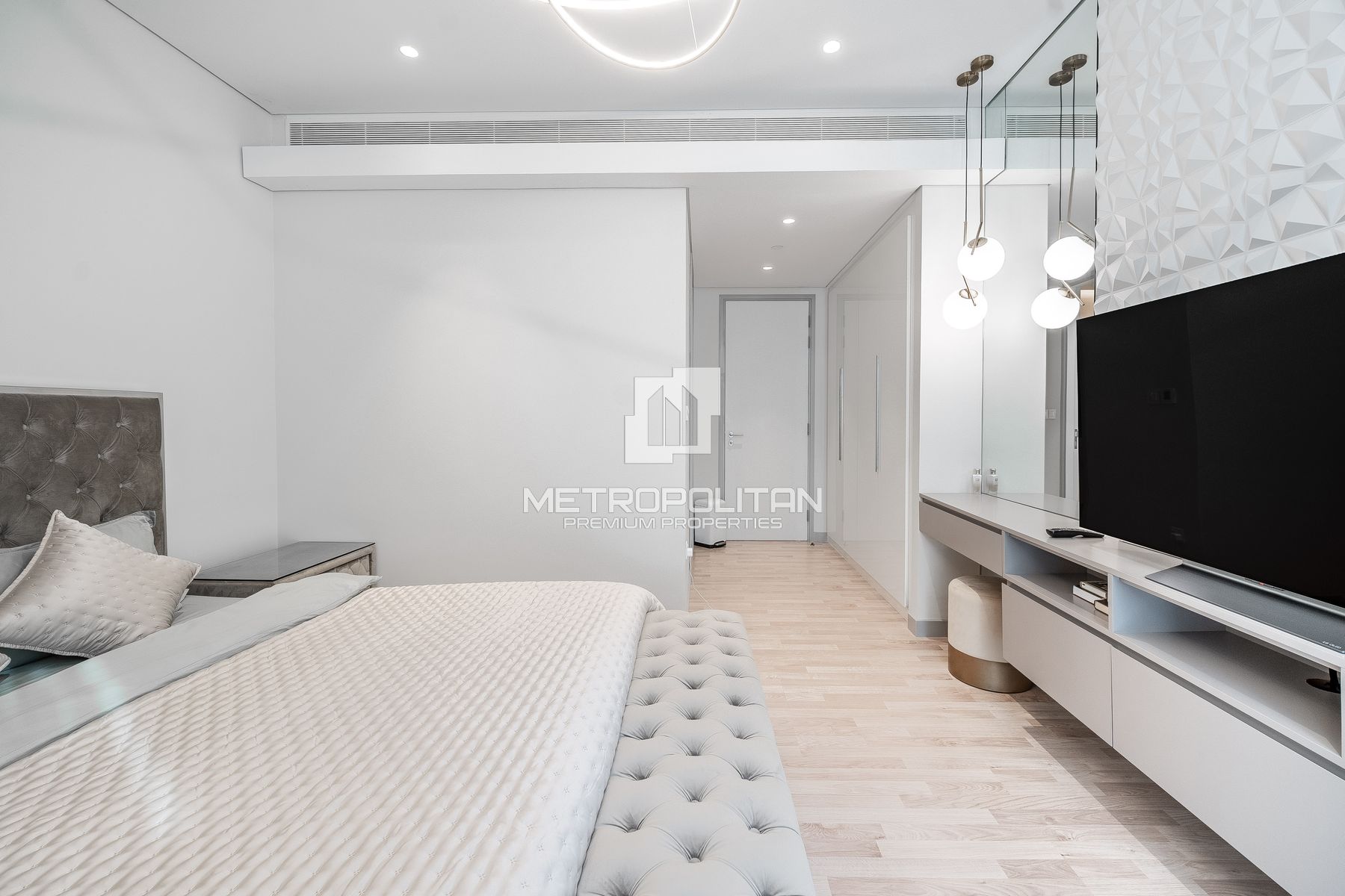 Upgraded | Furnished | Garden View | Island Living