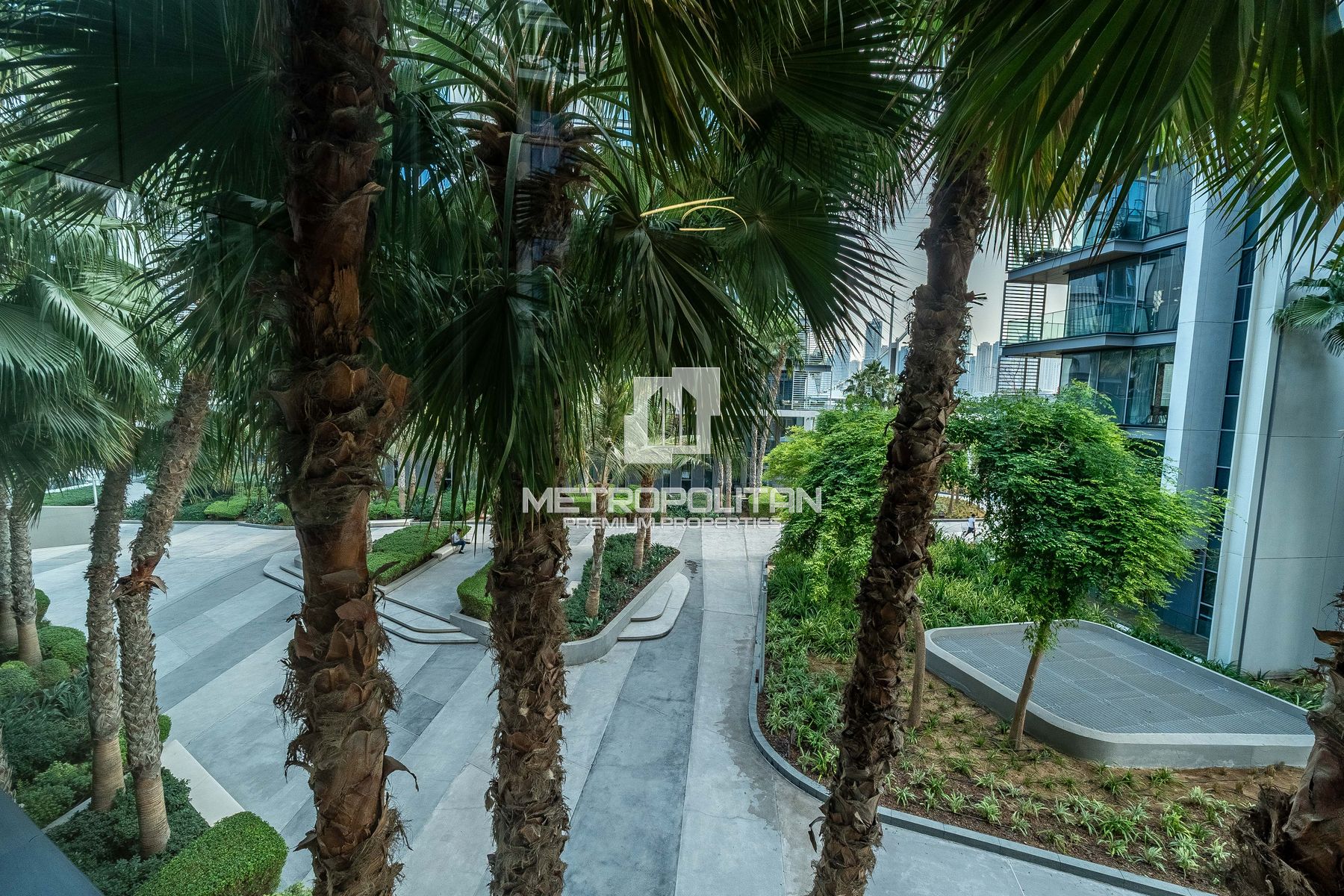Upgraded | Furnished | Garden View | Island Living