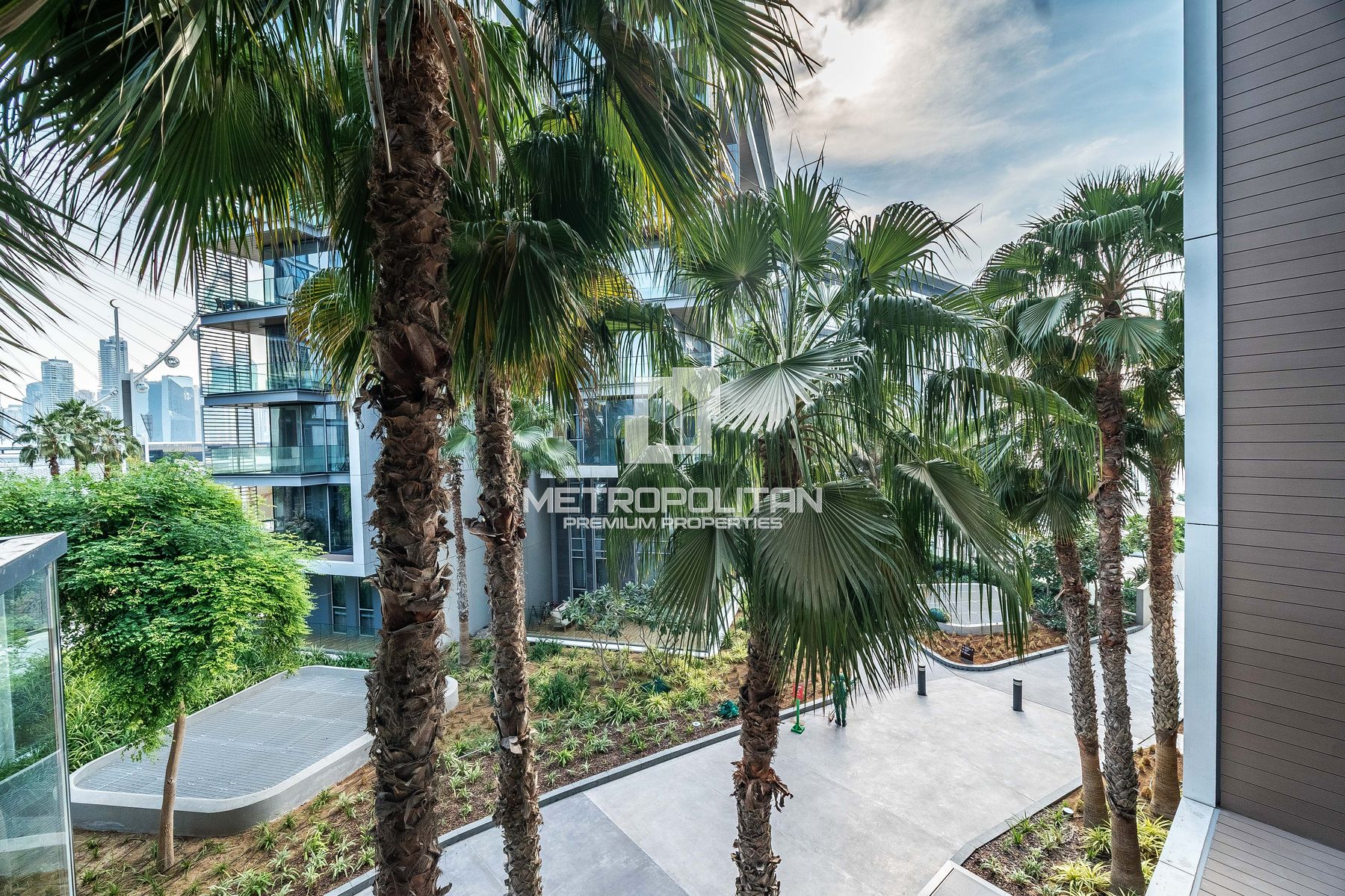 Upgraded | Furnished | Garden View | Island Living