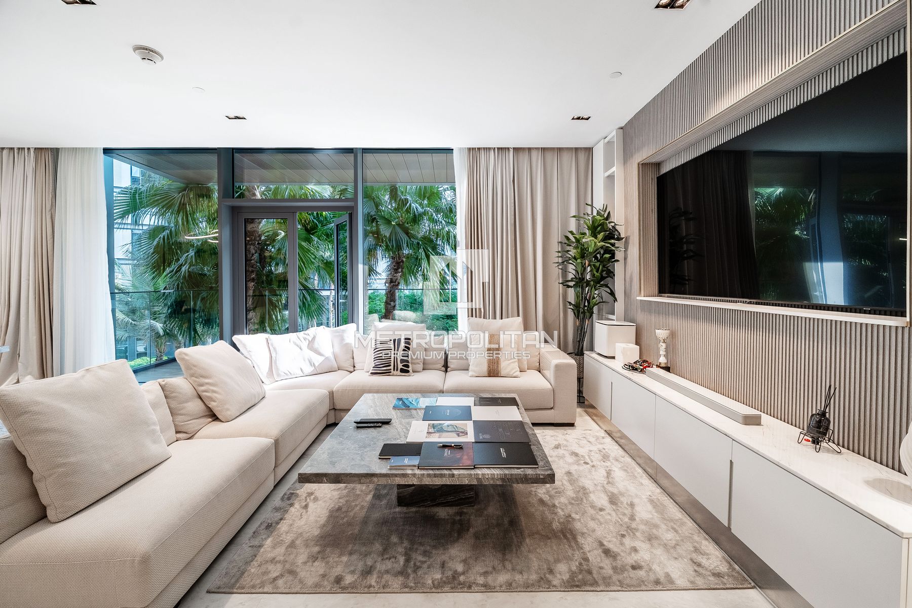 Upgraded | Furnished | Garden View | Island Living