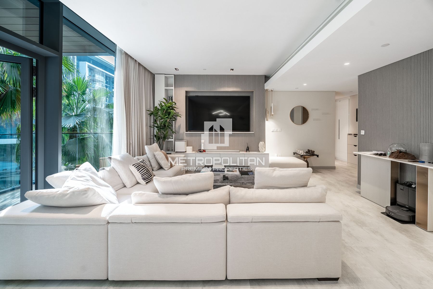 Upgraded | Furnished | Garden View | Island Living