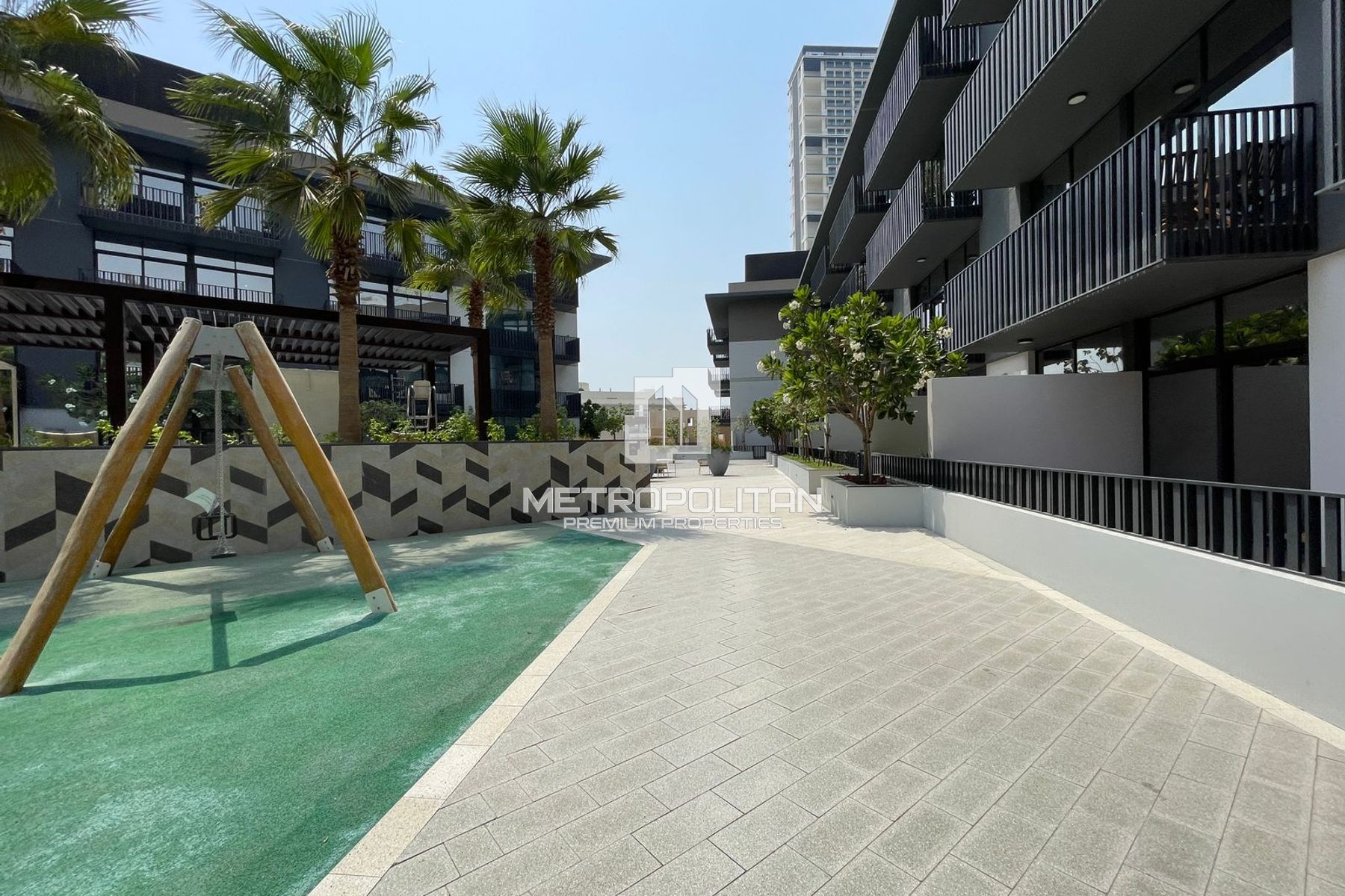 1 Bedroom  | 12 Cheques | Available from 1st March