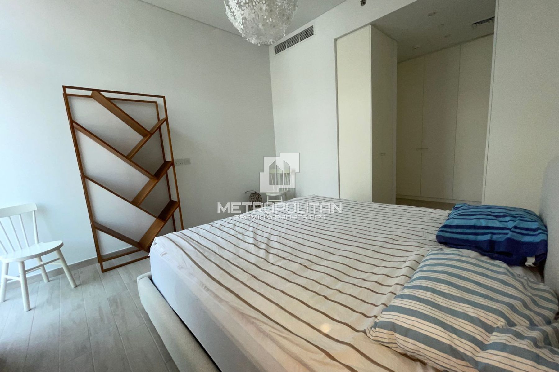 1 Bedroom  | 12 Cheques | Available from 1st March