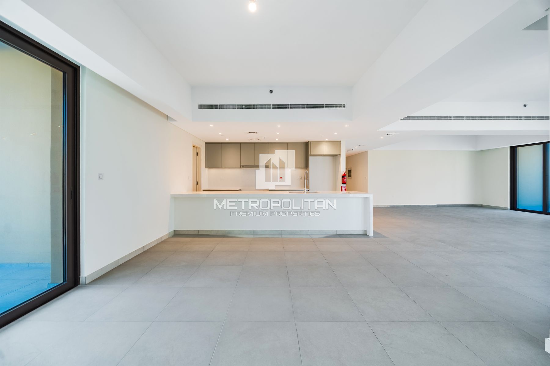 4BR Top Floor | Prime Location | Burj Al Arab View