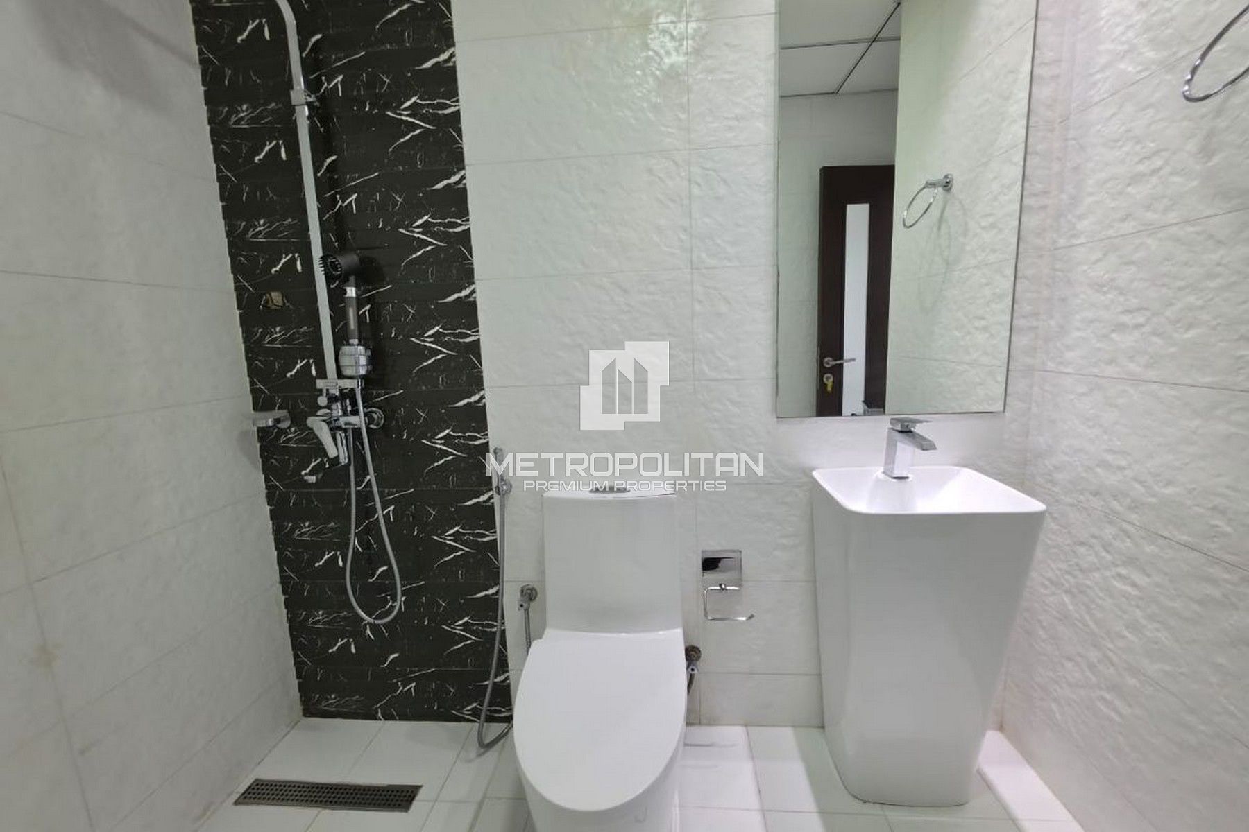 Pool View | Spacious Layout |High Floor |4 Cheques