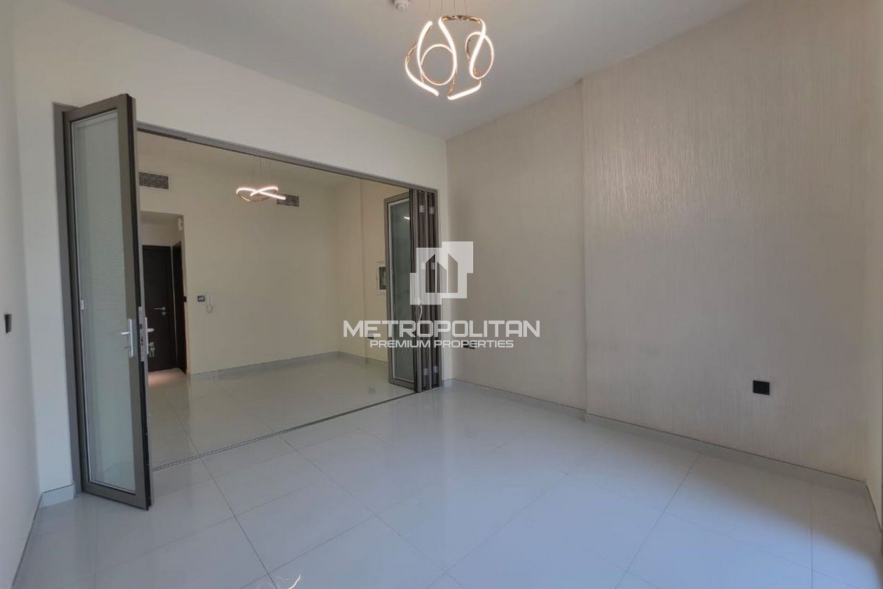 Pool View | Spacious Layout |High Floor |4 Cheques