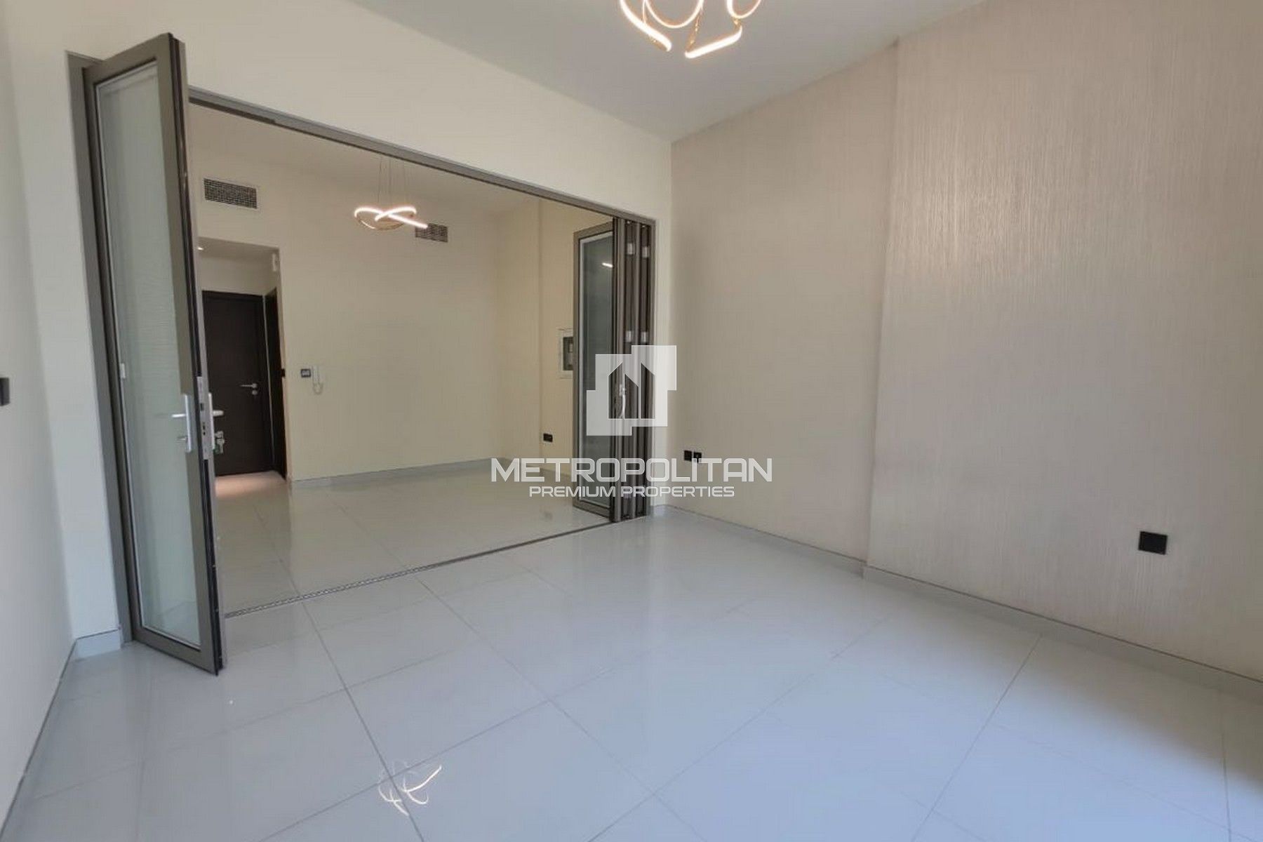 Pool View | Spacious Layout |High Floor |4 Cheques