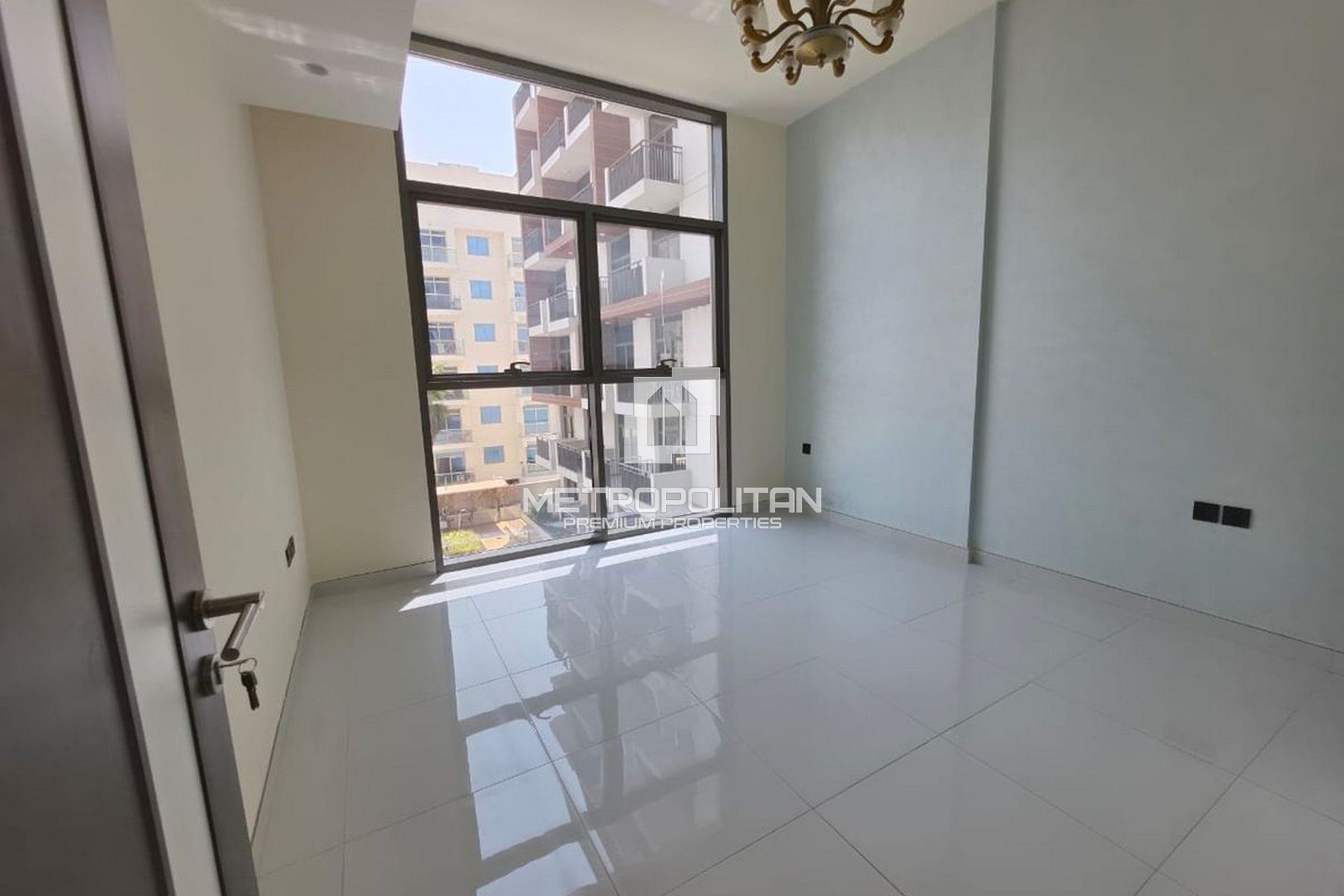 Pool View | Spacious Layout |High Floor |4 Cheques