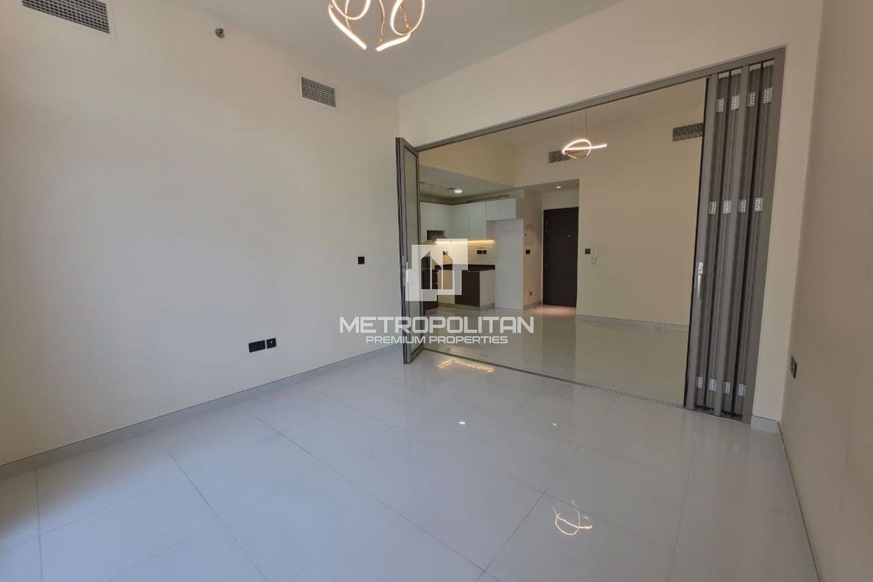 Pool View | Spacious Layout |High Floor |4 Cheques