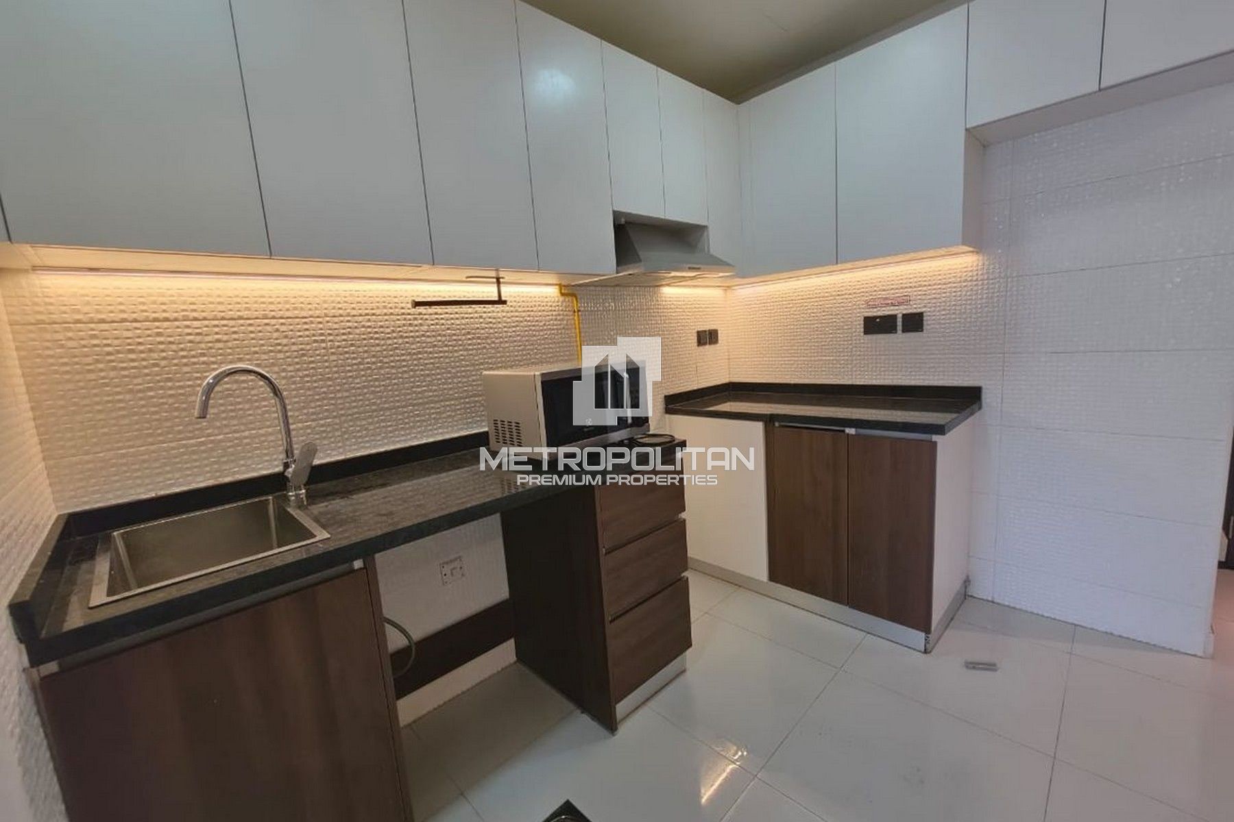 Pool View | Spacious Layout |High Floor |4 Cheques